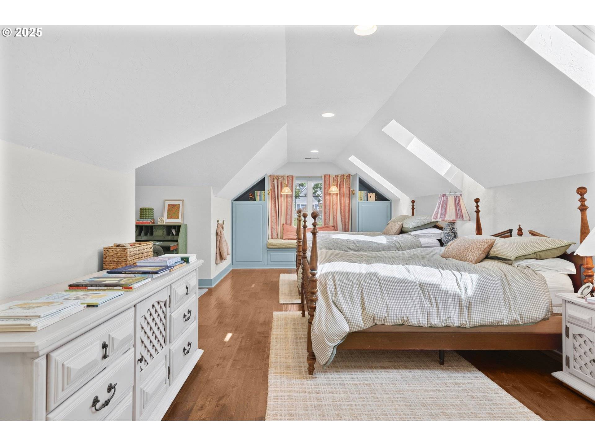 Eugene, OR 97401,2709 RIVERWALK LOOP