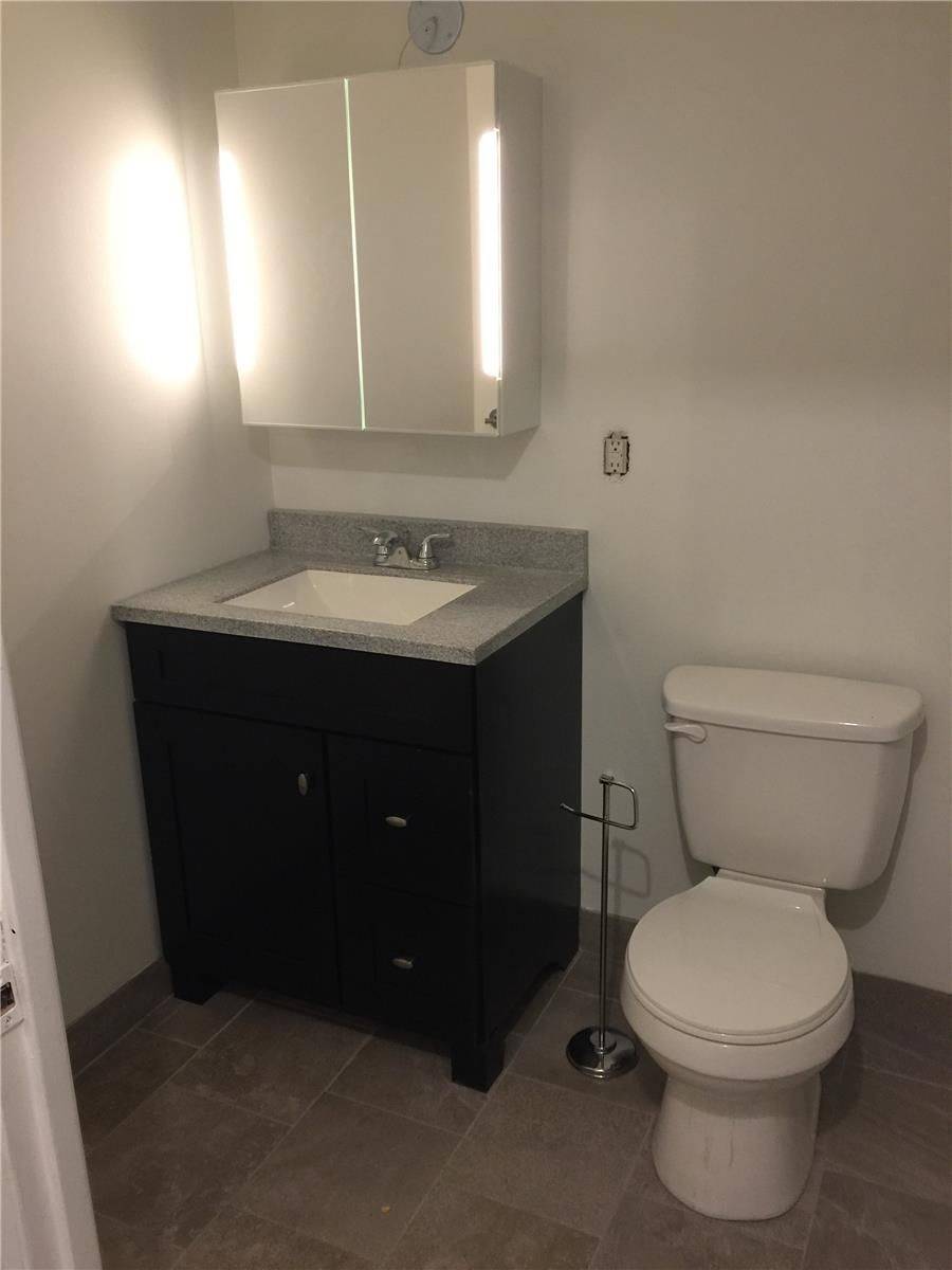 Toronto W06, ON M8V 1J1,2879 Lake Shore BLVD W #2