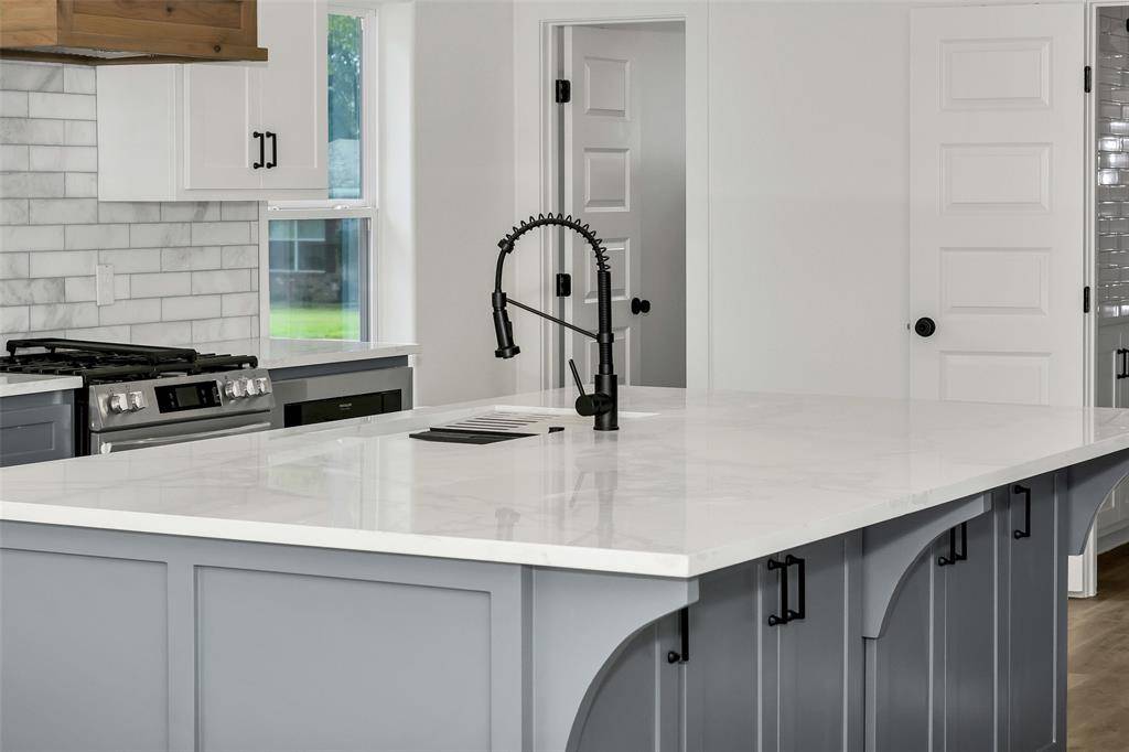 Denison, TX 75020,2901 W Washington Street