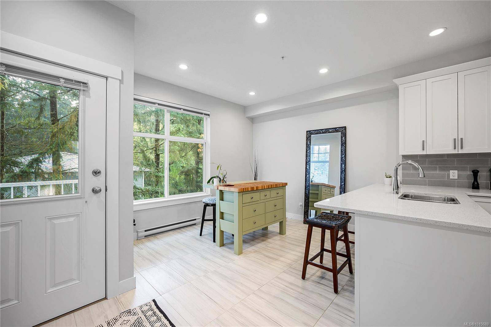 Nanaimo, BC V9T 0G3,6057 Doumont Rd #139