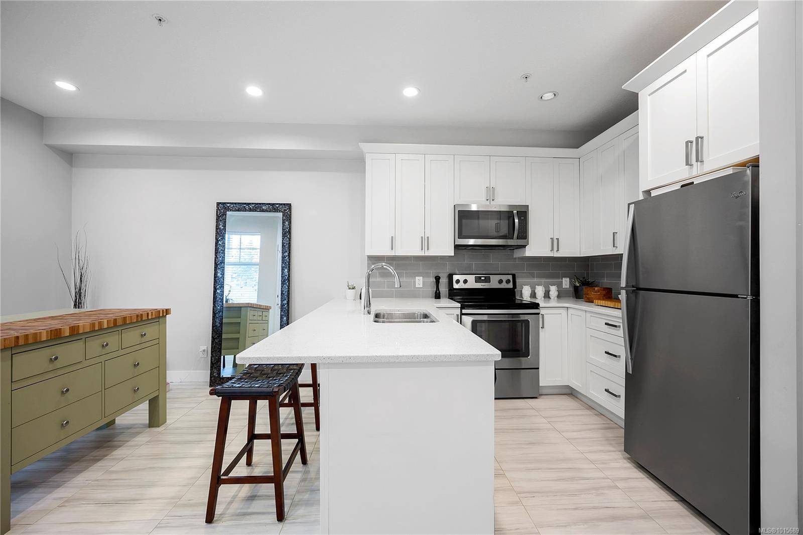 Nanaimo, BC V9T 0G3,6057 Doumont Rd #139