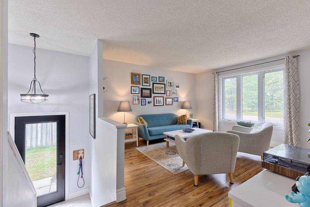 Petawawa, ON K8H 2N7,35 A East ST