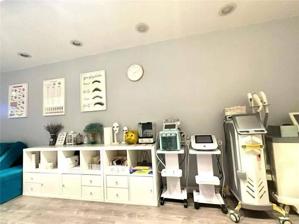 Brooklyn, NY 11209,8216 5th AVE