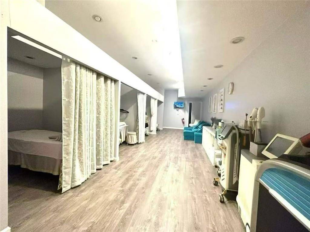 Brooklyn, NY 11209,8216 5th AVE