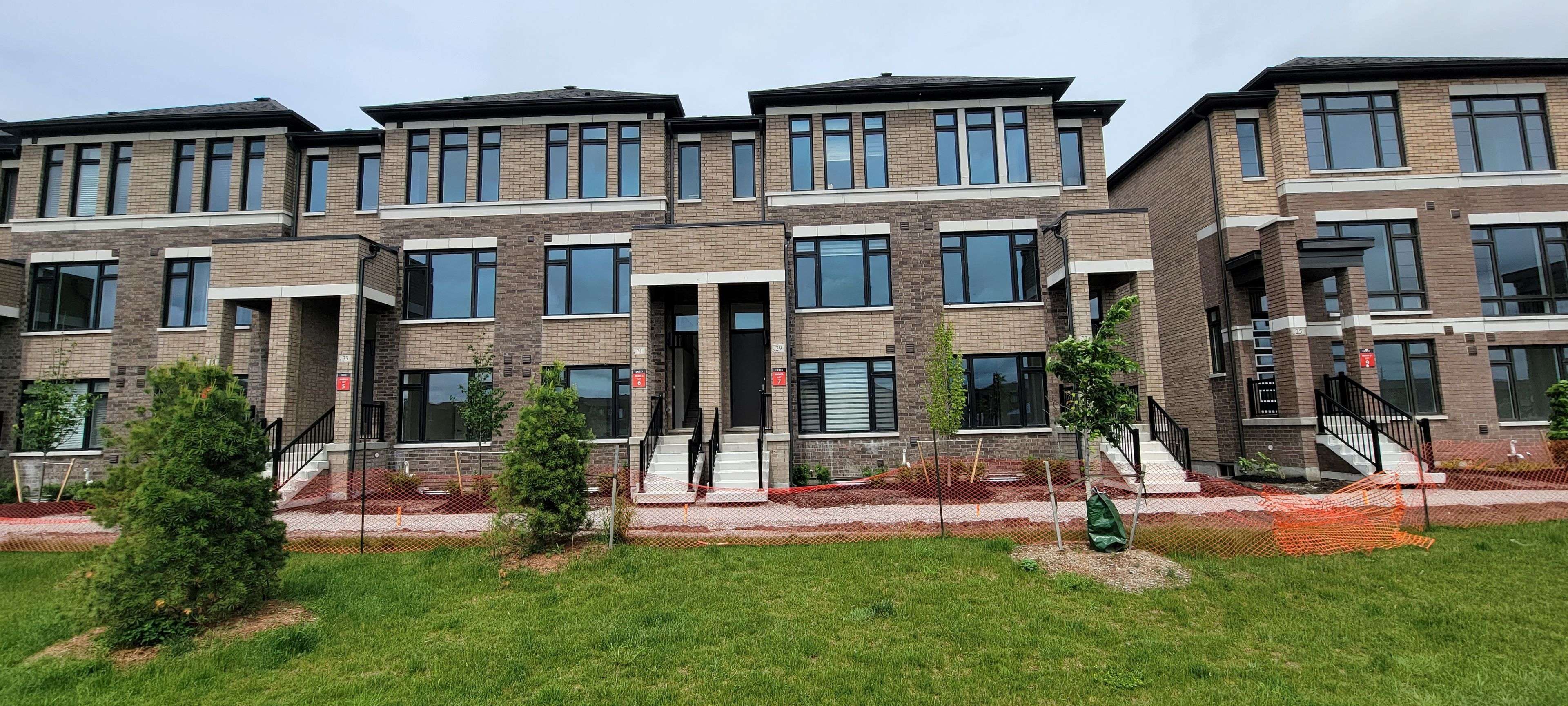 Barrie, ON L4N 5K7,31 Cherry HL