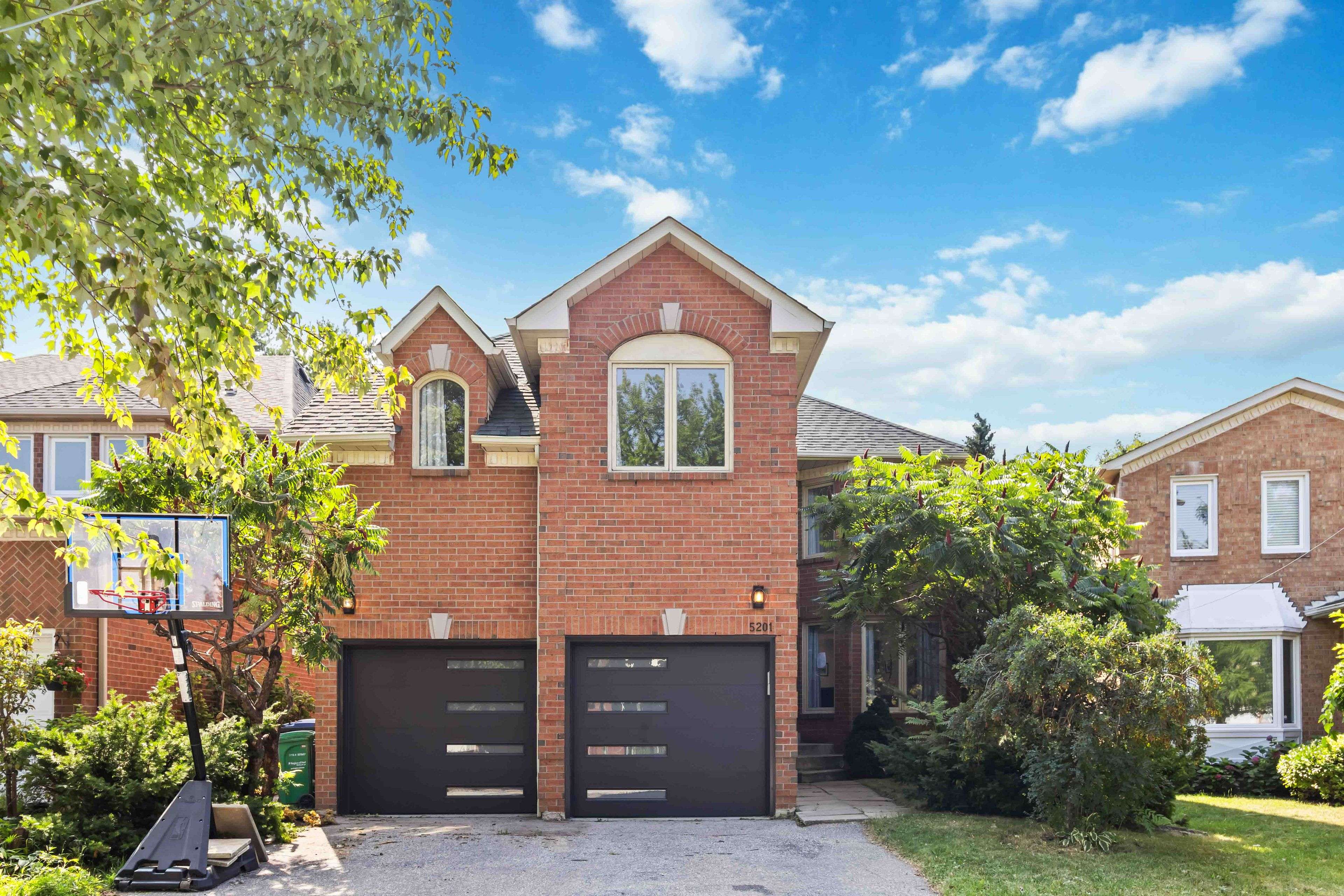 Mississauga, ON L5R 3B1,5201 CHAMPLAIN TRL