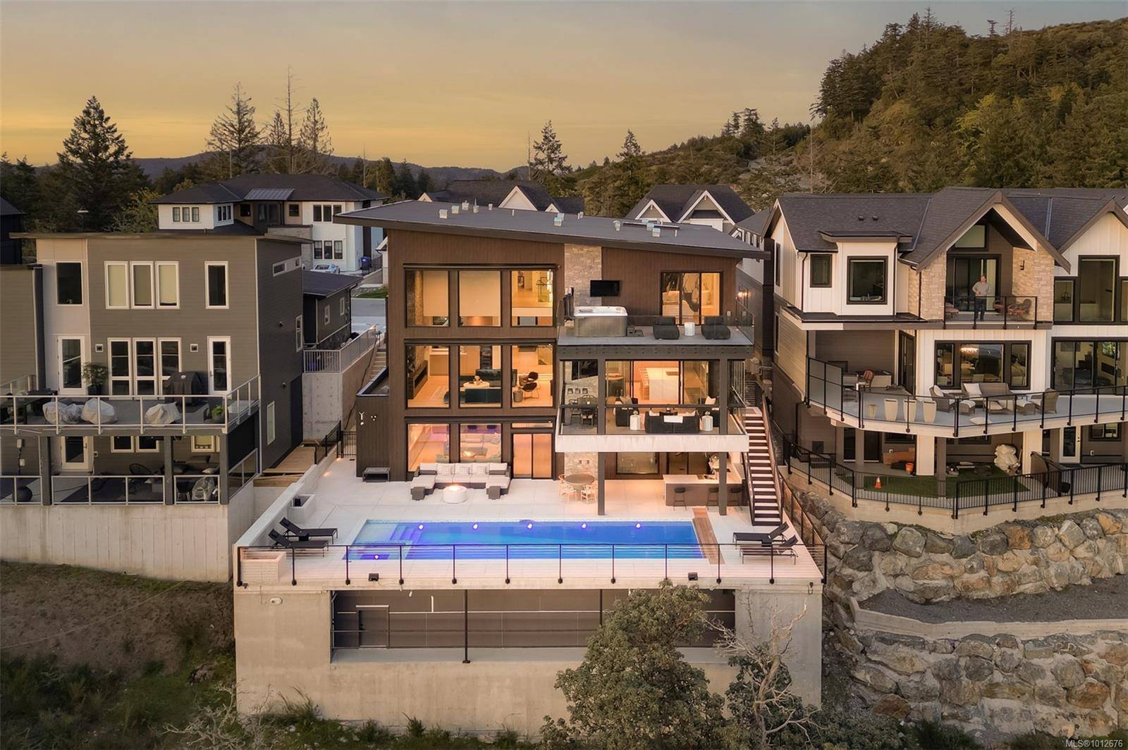 Langford, BC V9B 3S3,2029 Pinehurst Terr