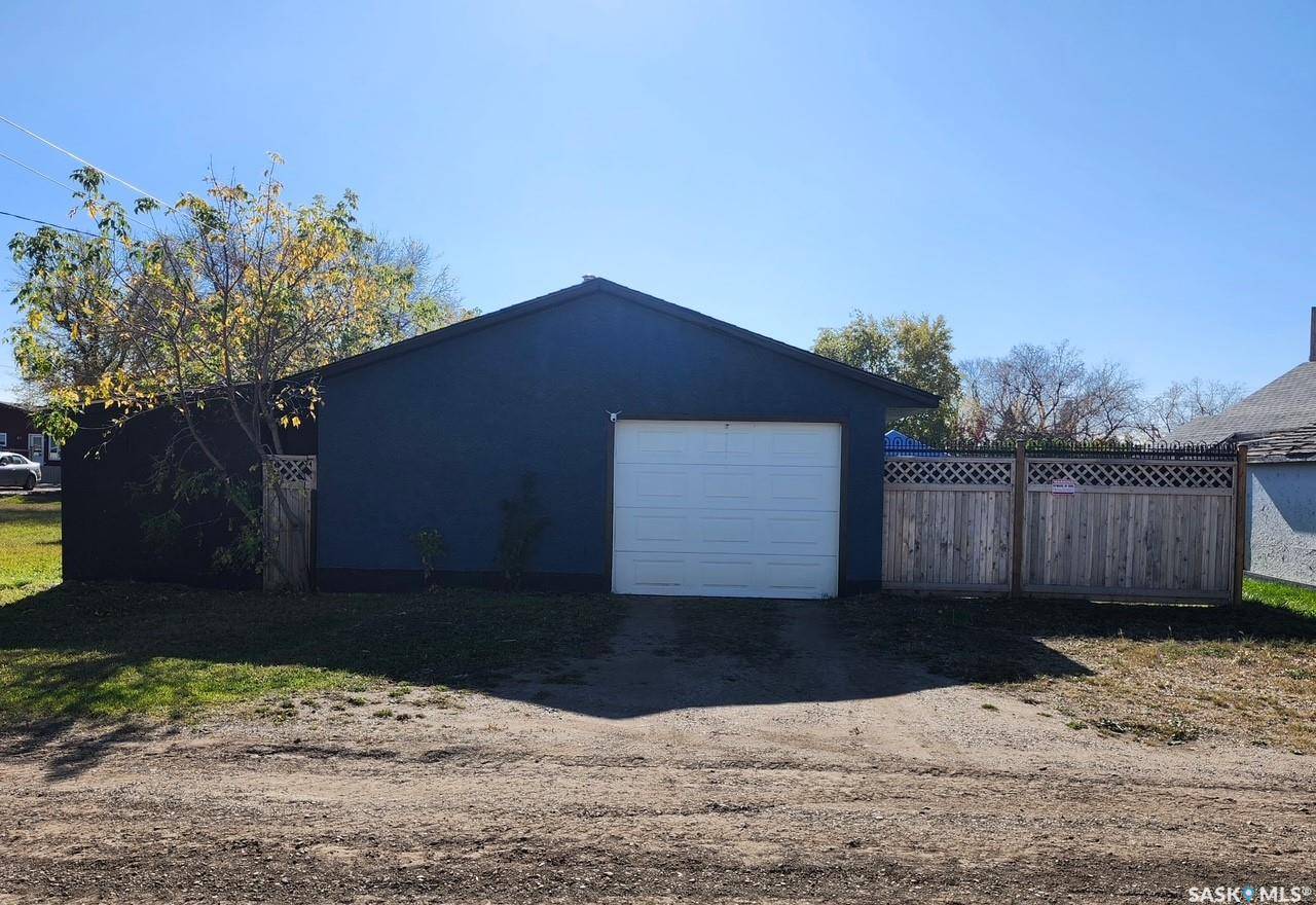 Maidstone, SK S0M 1M0,218 2nd AVENUE W