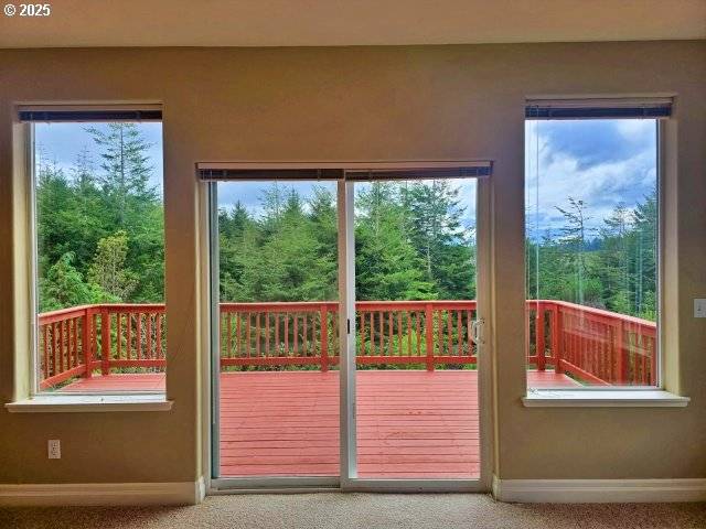 Coos Bay, OR 97420,953 INLET LOOP