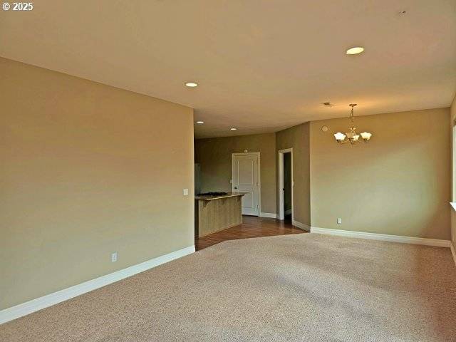 Coos Bay, OR 97420,953 INLET LOOP