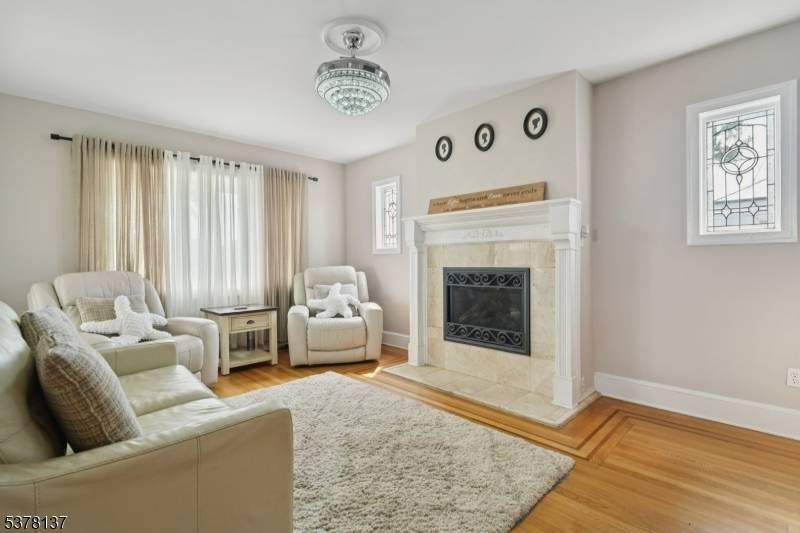 Elmwood Park Boro, NJ 07407,108 Elm St