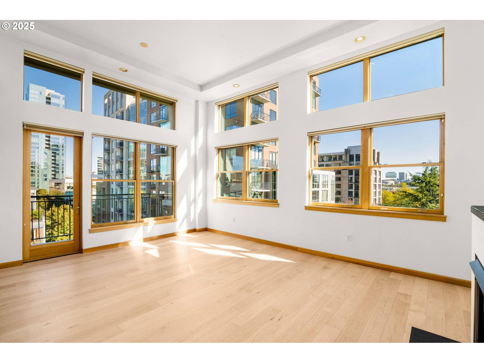 Portland, OR 97209,821 NW 11TH AVE #613