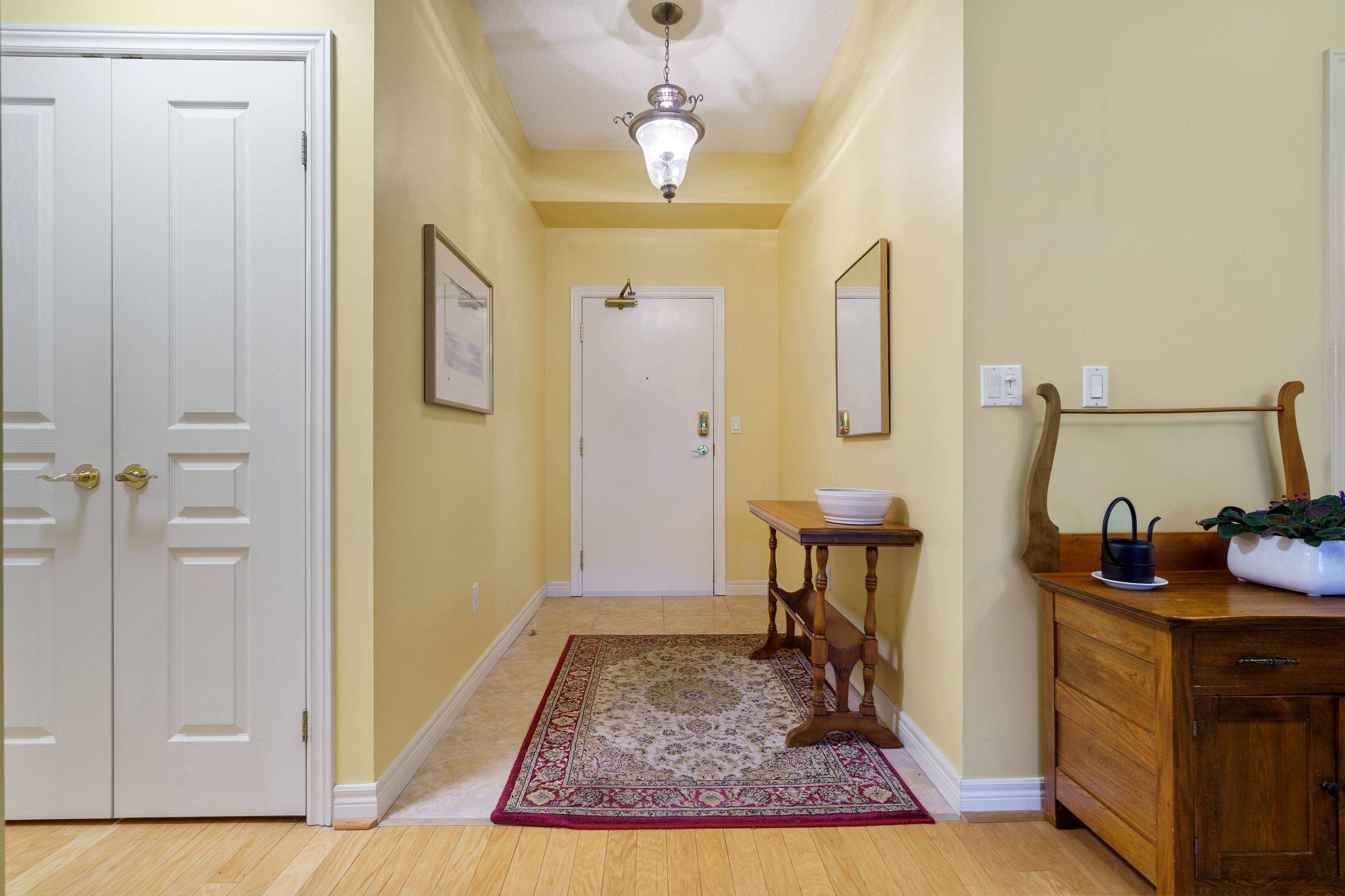 Hamilton, ON L9H 7N8,77 Governors RD #102