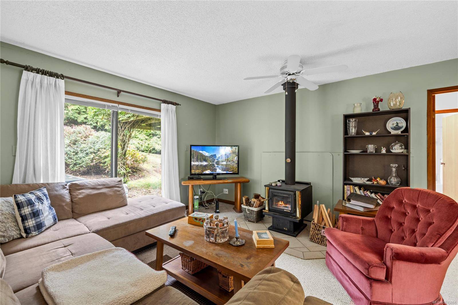 Qualicum Beach, BC V9K 1L9,433 Trio Lane