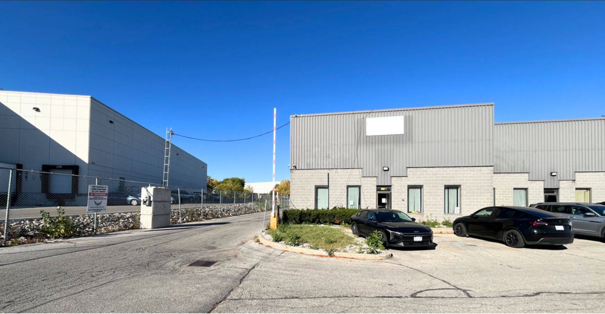 Brampton, ON L6T 5P3,95 Hedgedale RD #Unit 1 & 2