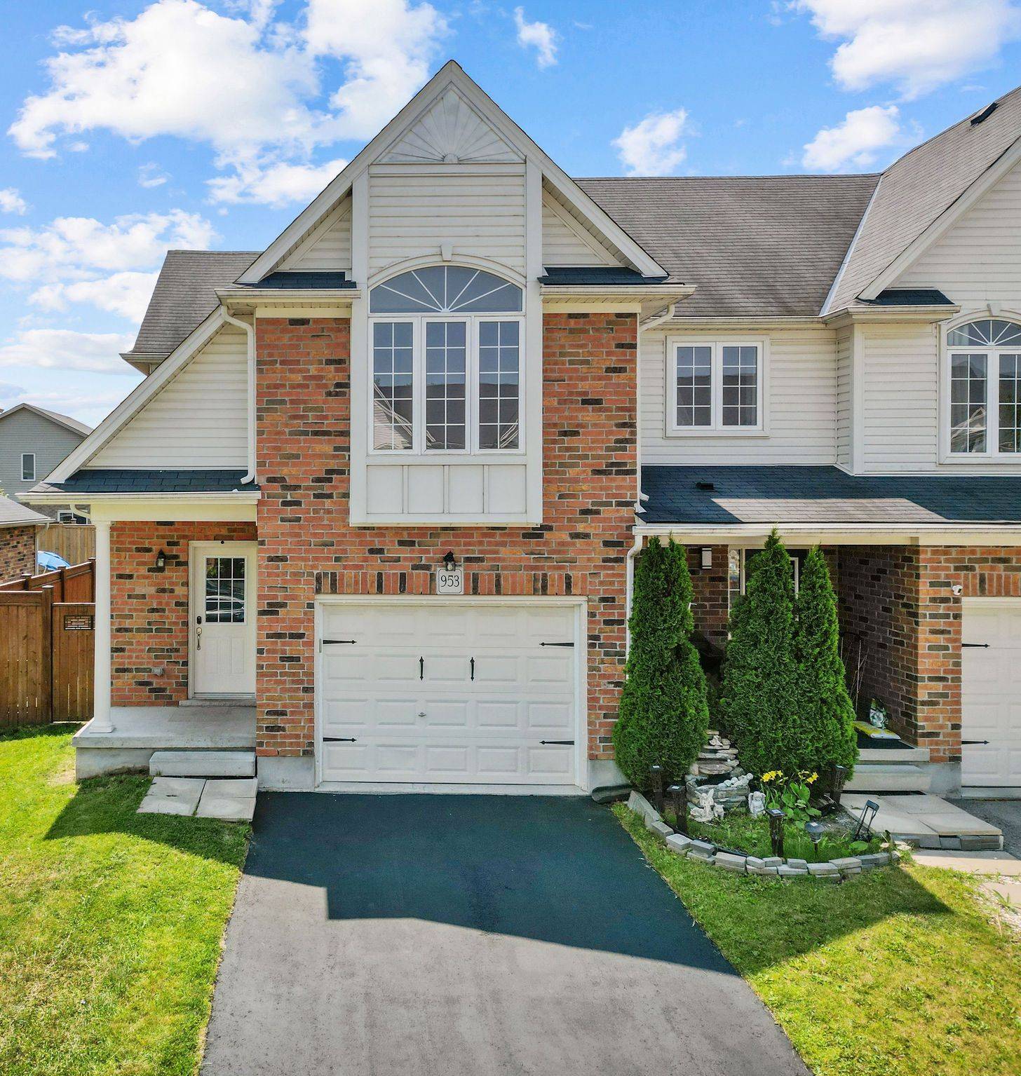 London North, ON N6G 5B6,953 Silverfox CRES