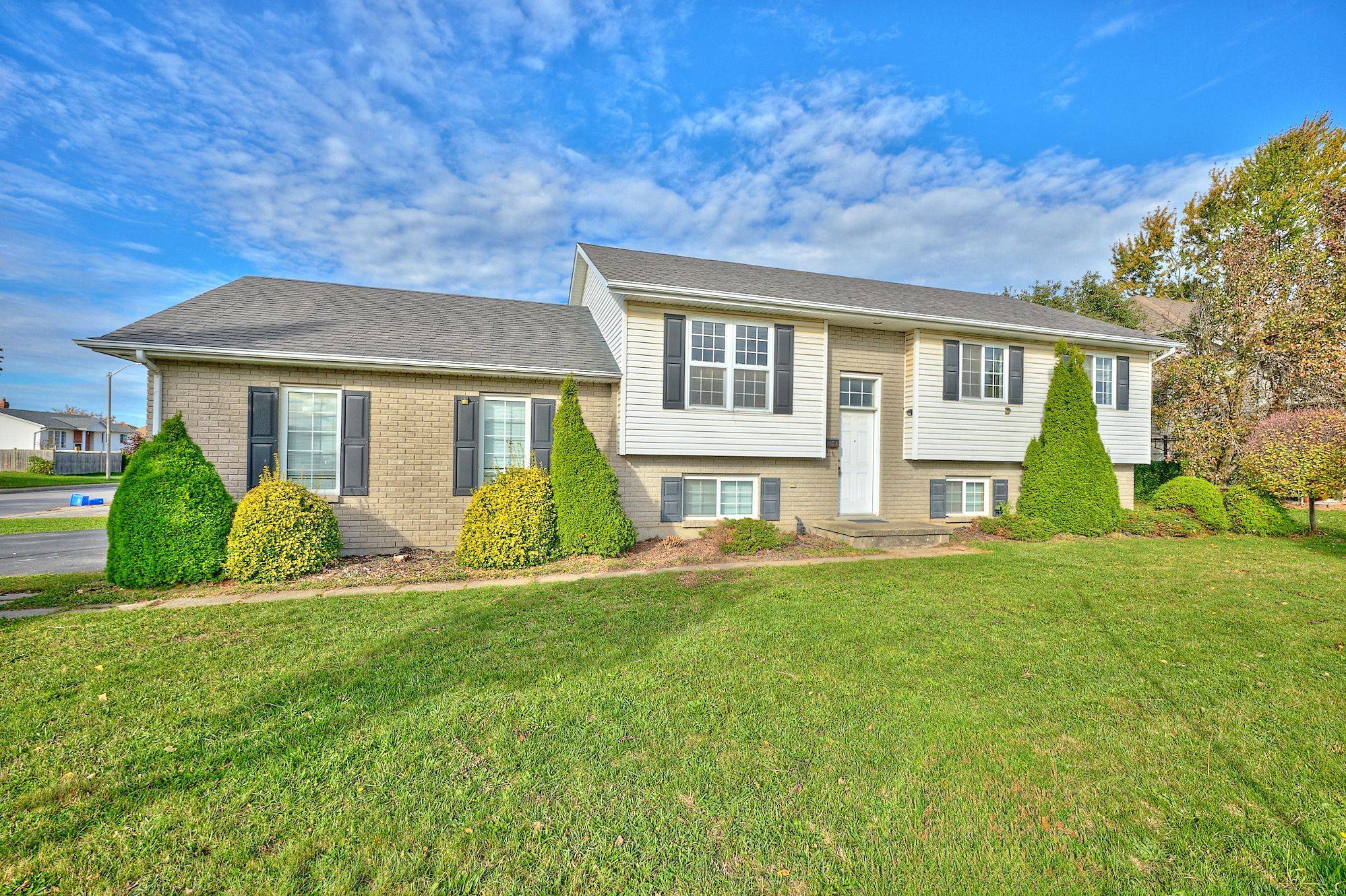 Niagara Falls, ON K2H 1K1,4431 MONTROSE RD