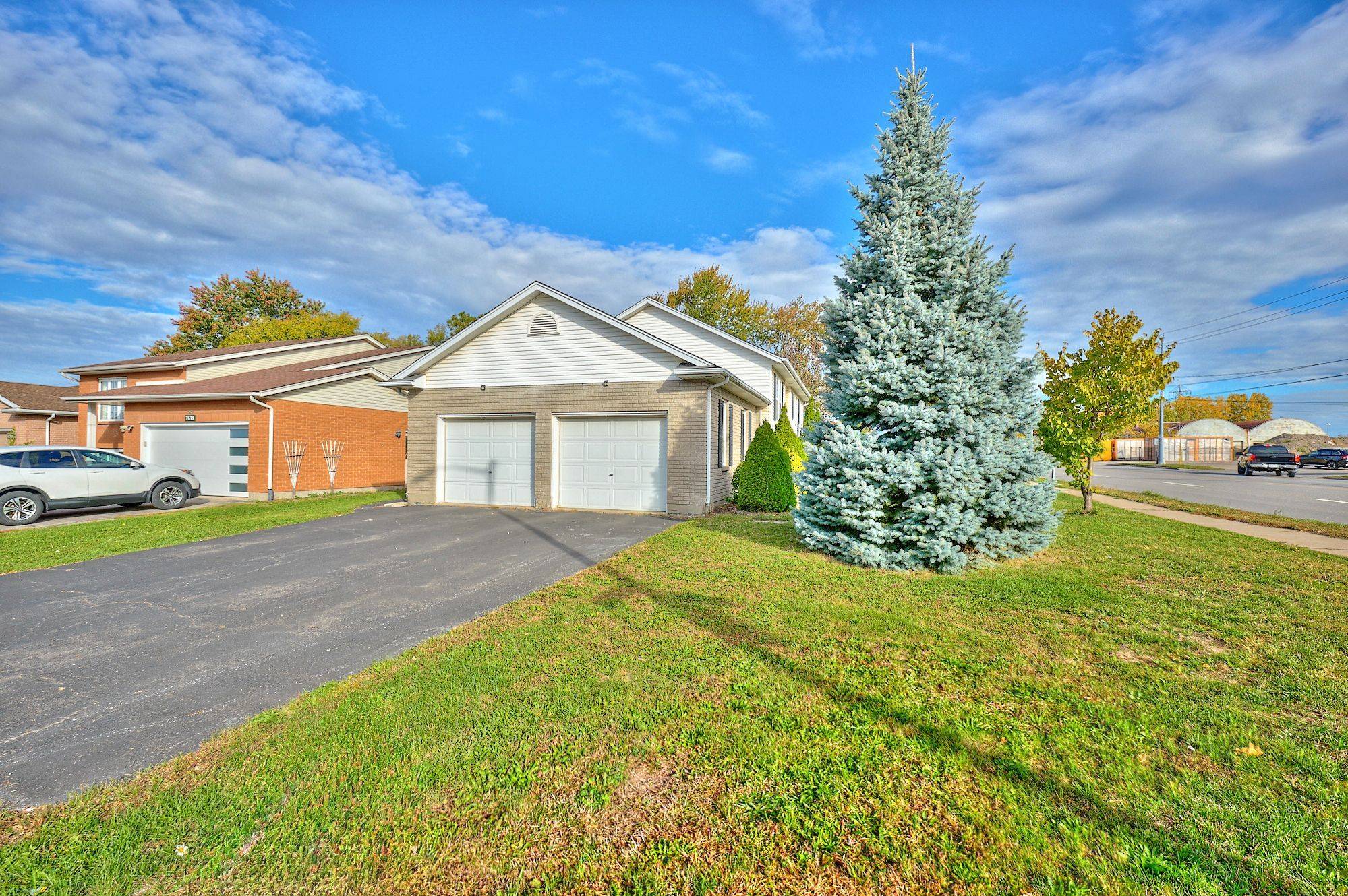 Niagara Falls, ON K2H 1K1,4431 MONTROSE RD