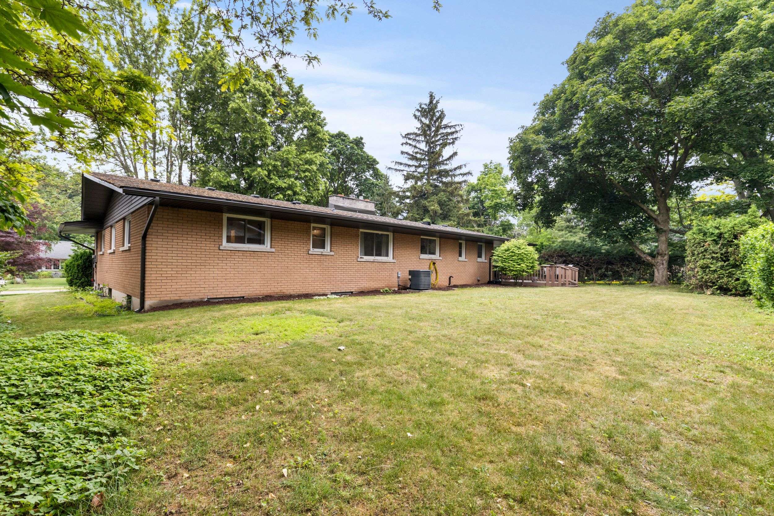 Pelham, ON L0S 1E0,27 DALEVIEW CRES