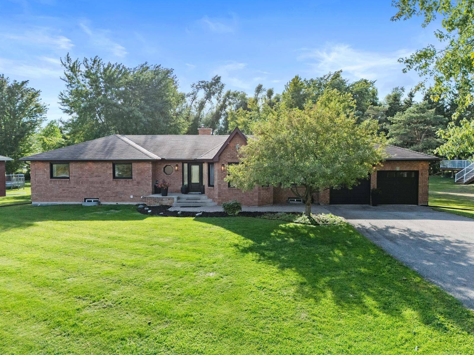 Bradford West Gwillimbury, ON L3Z 3V3,4372 10th Side Road