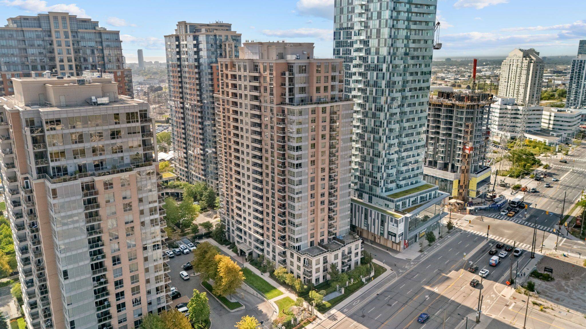 Toronto W08, ON M9B 6M1,5233 Dundas ST W #420