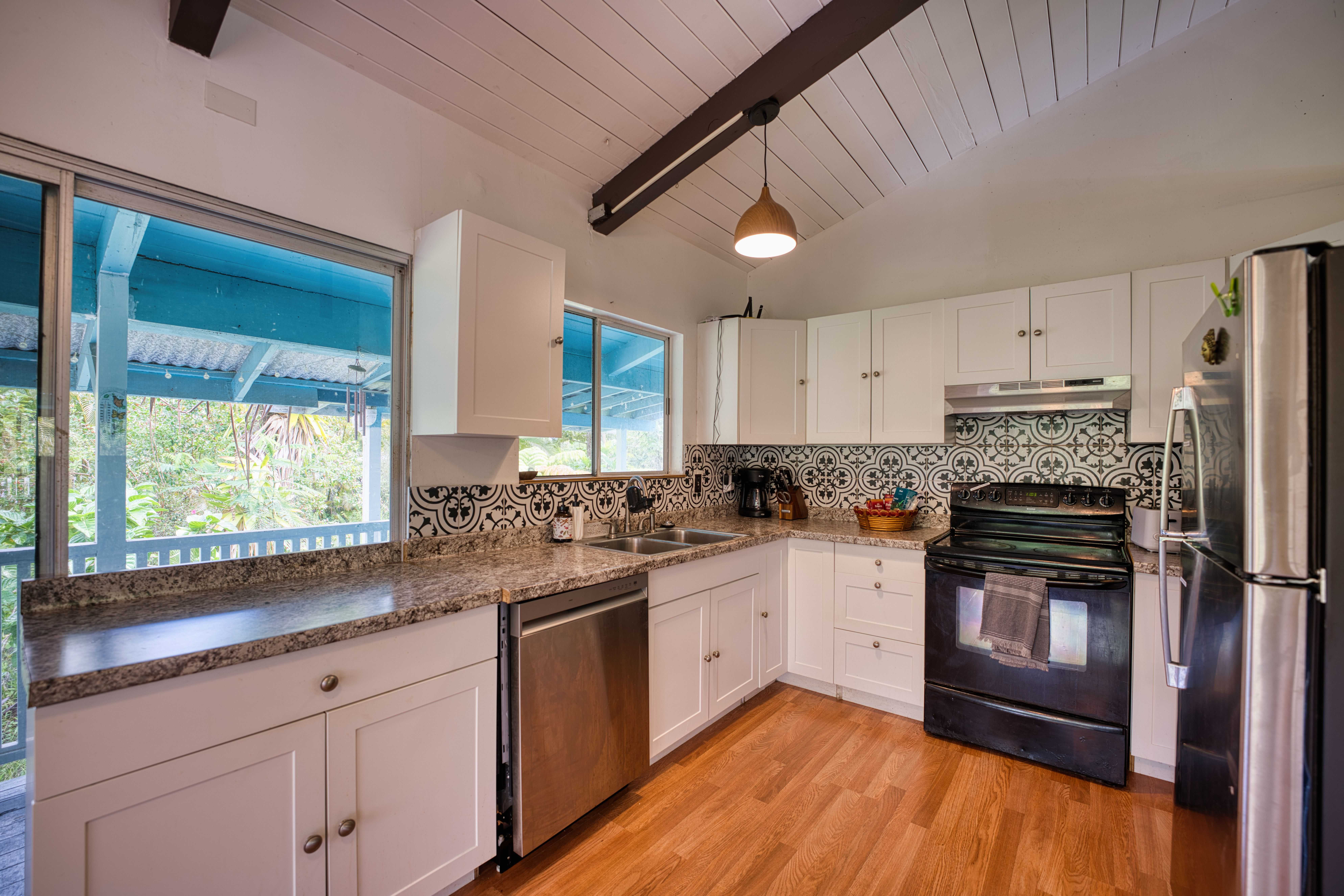 Keaau, HI 96749,15-1768 26TH AVE