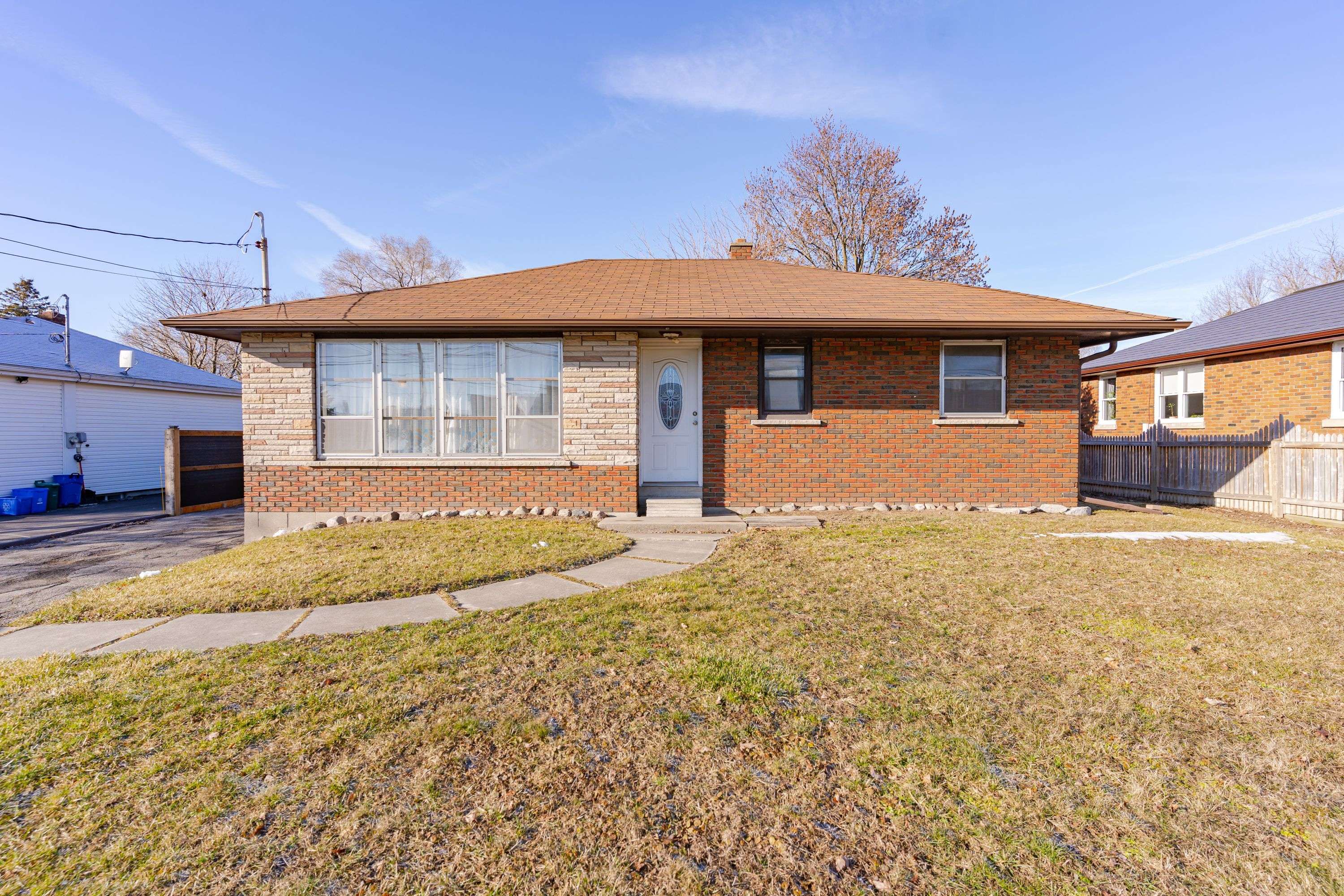 East Gwillimbury, ON L9N 0M5,18200 Leslie ST