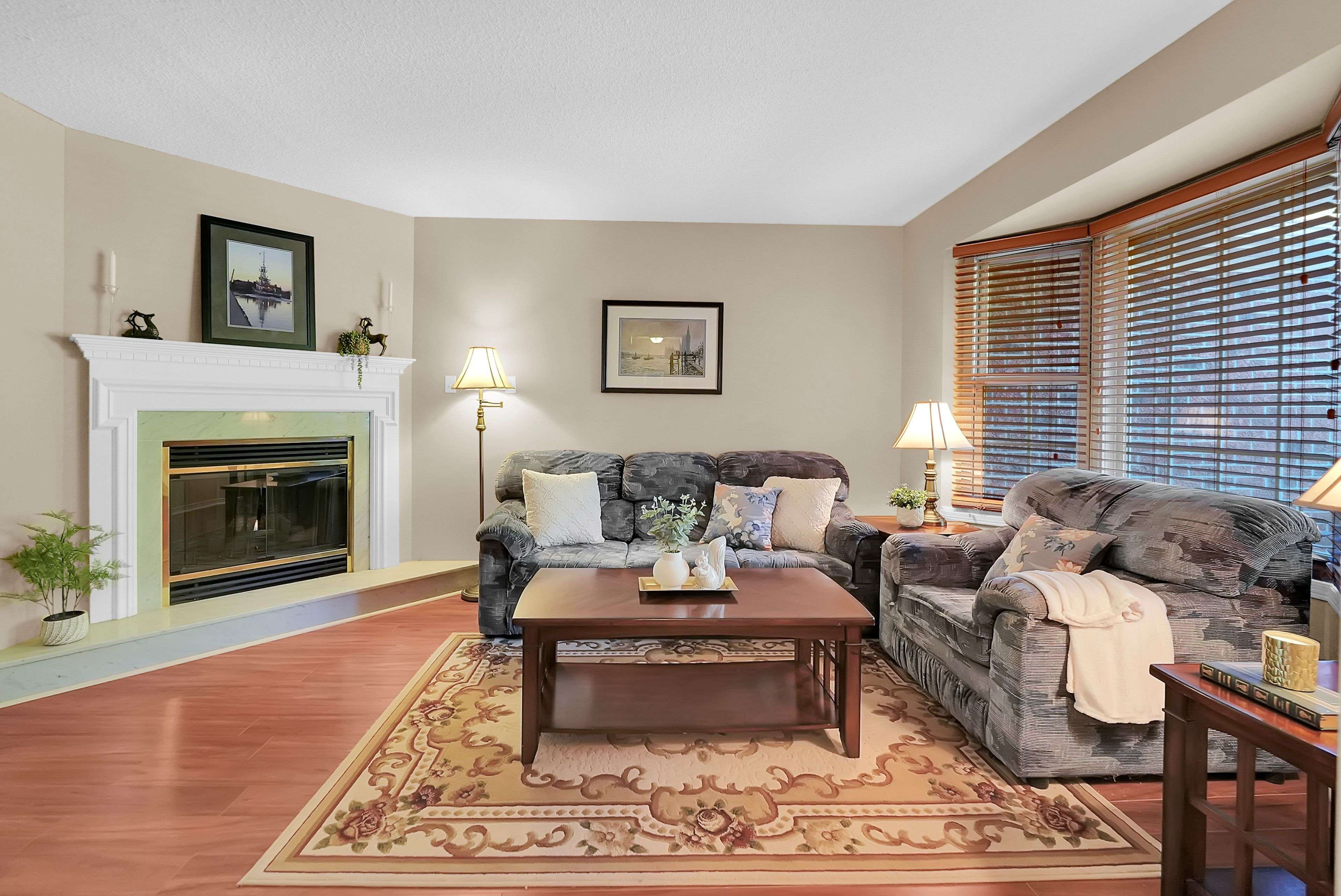 Grimsby, ON L3M 5G9,15 Hedgelawn DR