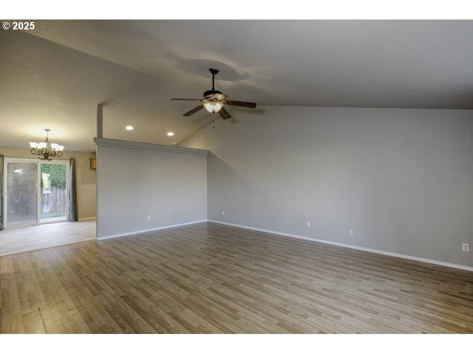 Salem, OR 97305,4942 SELWAY ST