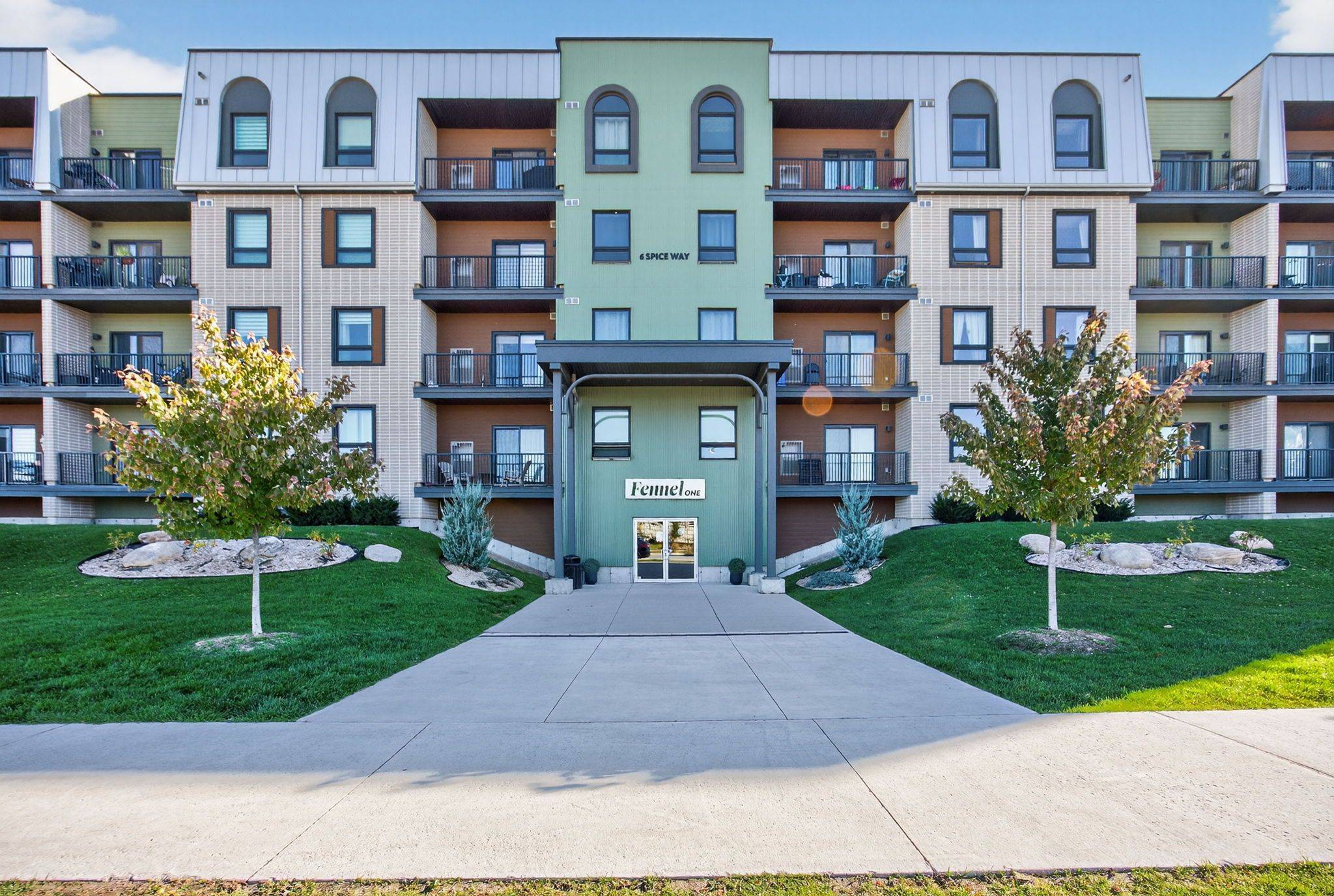 Barrie, ON L9J 0J9,6 Spice WAY #104