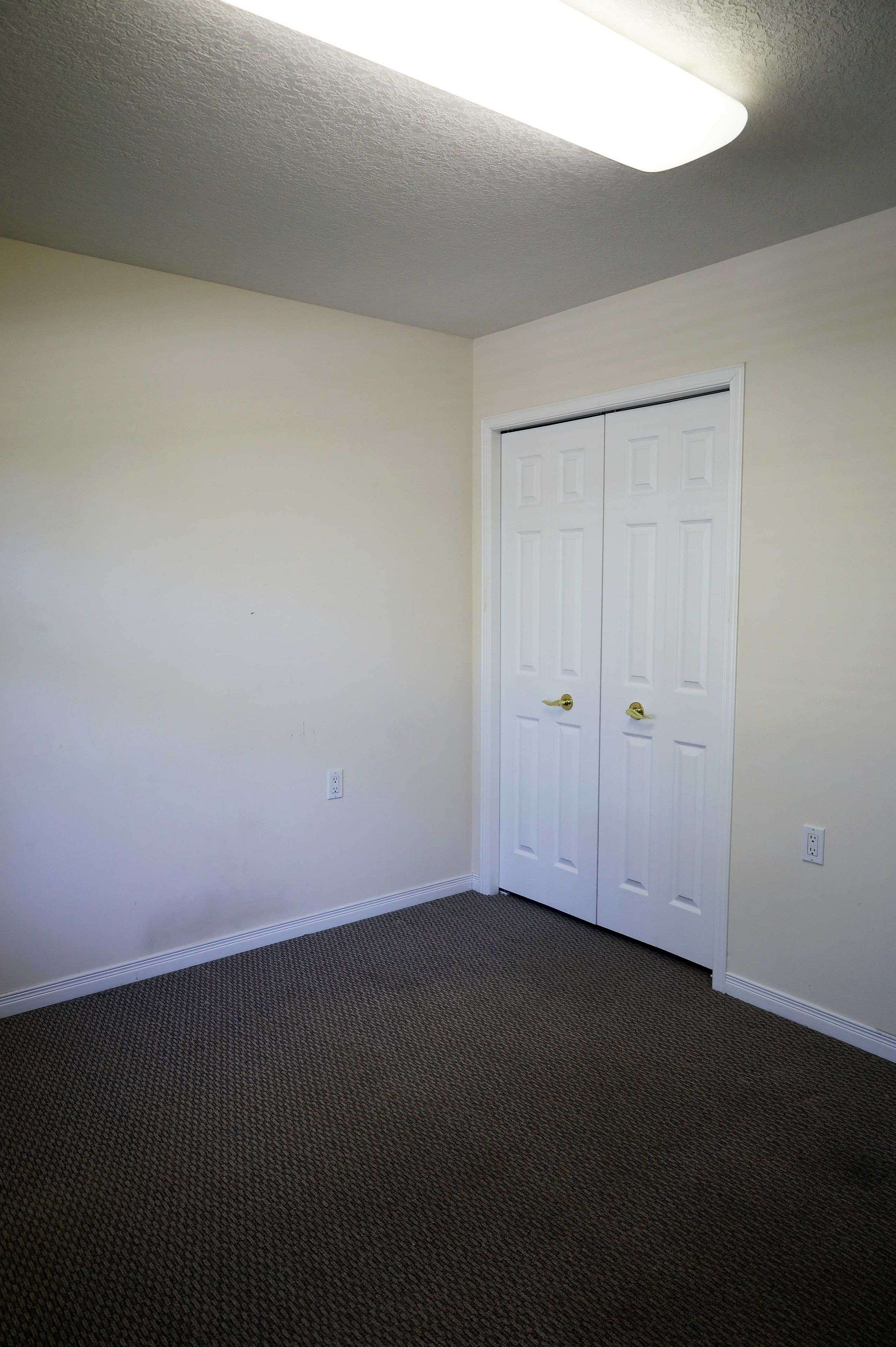 Kitchener, ON N2C 2T2,2705 KINGSWAY DR #16