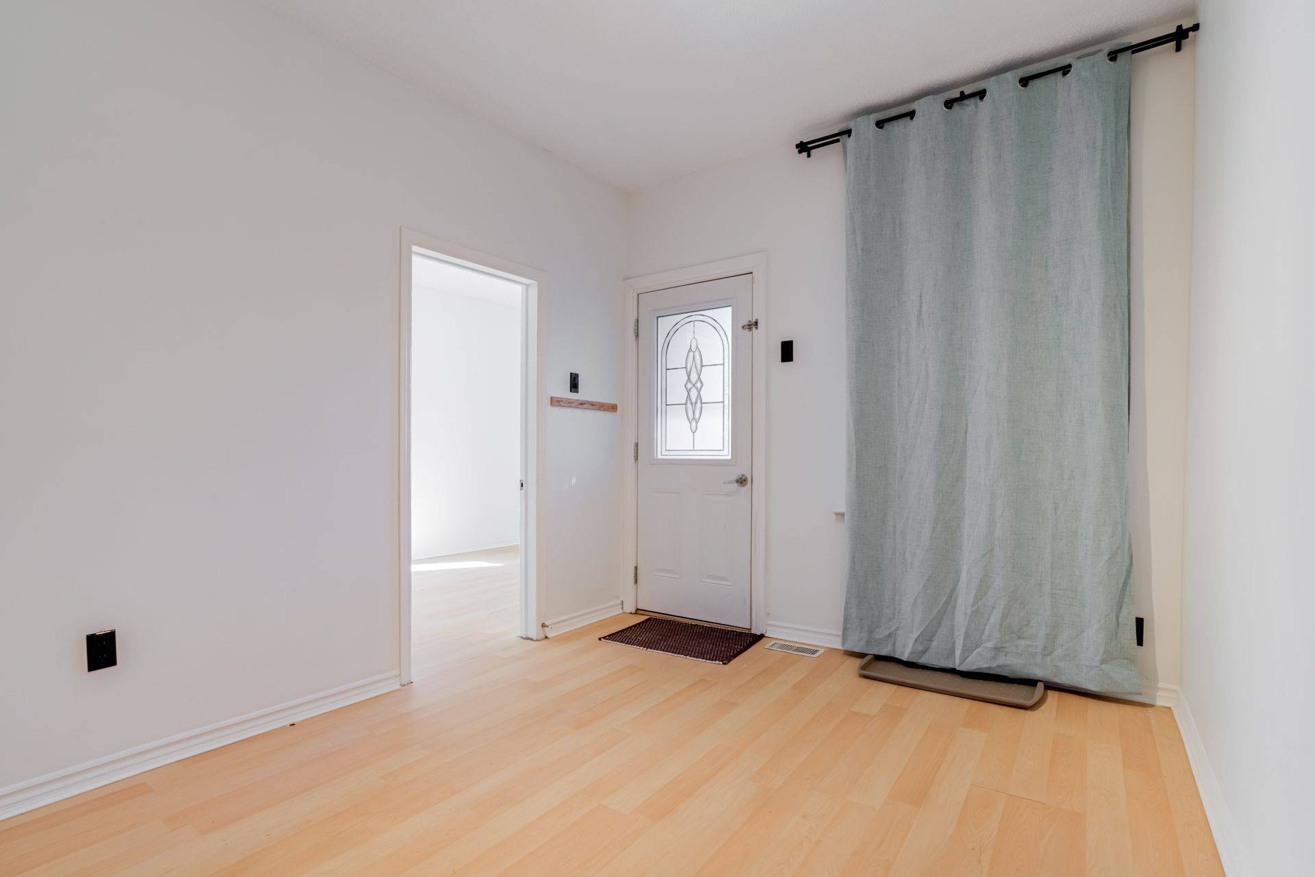 Hamilton, ON L8L 6B9,15 Dickson ST