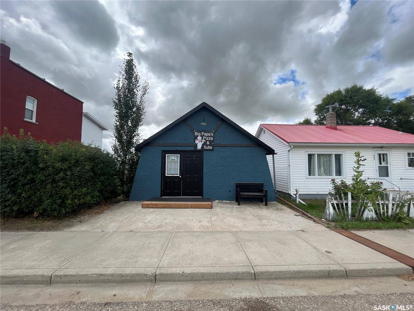 Luseland, SK S0L 2A0,406 Grand AVENUE