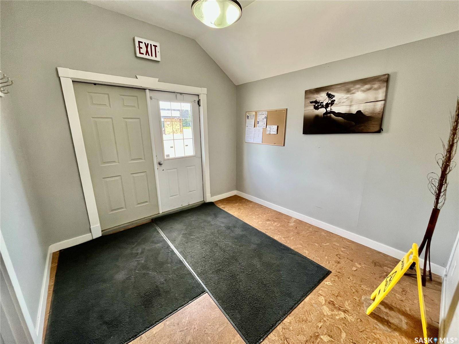 Luseland, SK S0L 2A0,406 Grand AVENUE