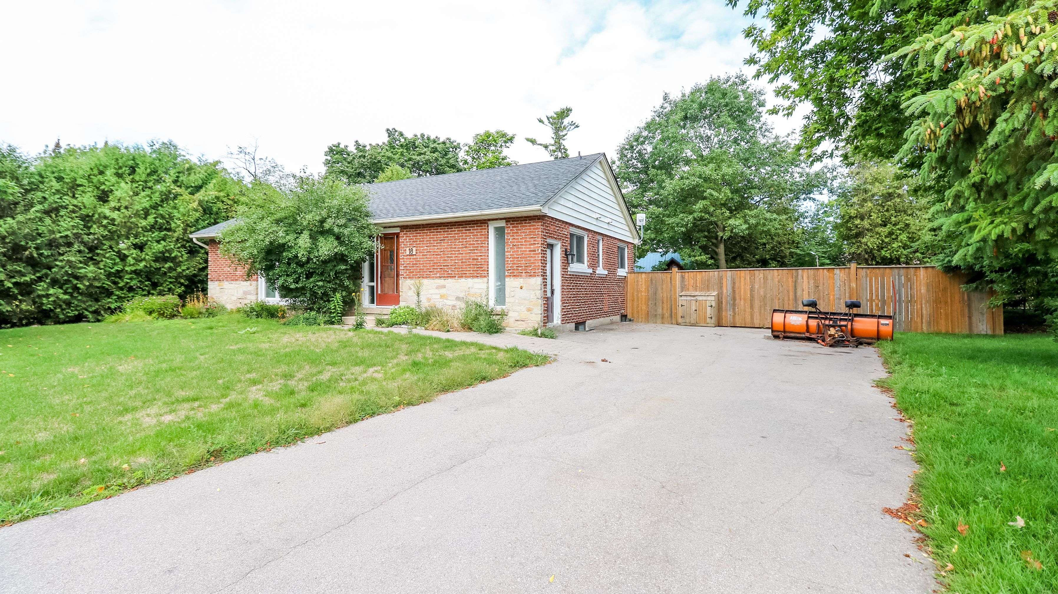 Erin, ON N0B 1T0,18 Carberry ST