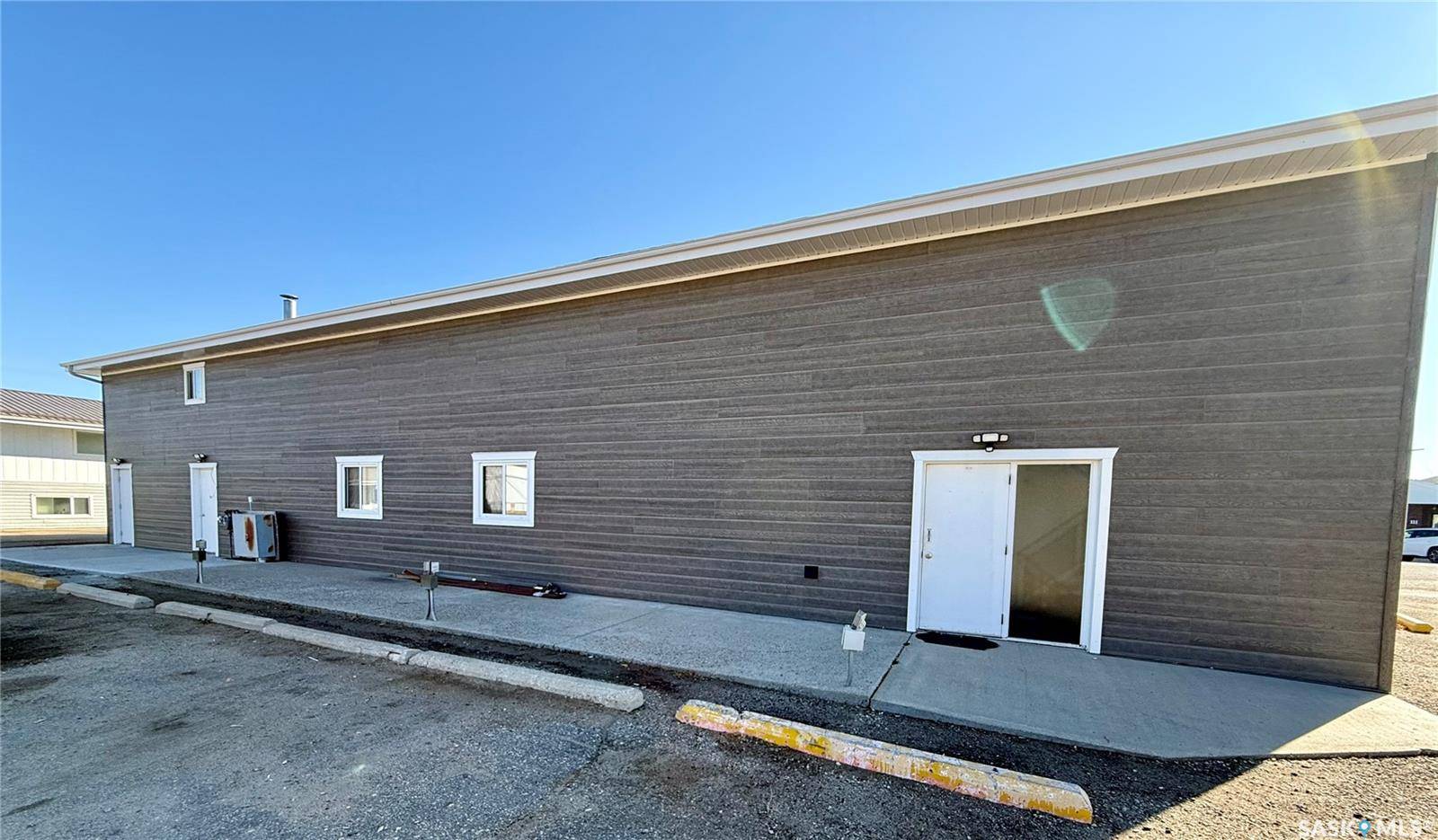 Kindersley, SK S0L 1S0,122 1st AVENUE E #2