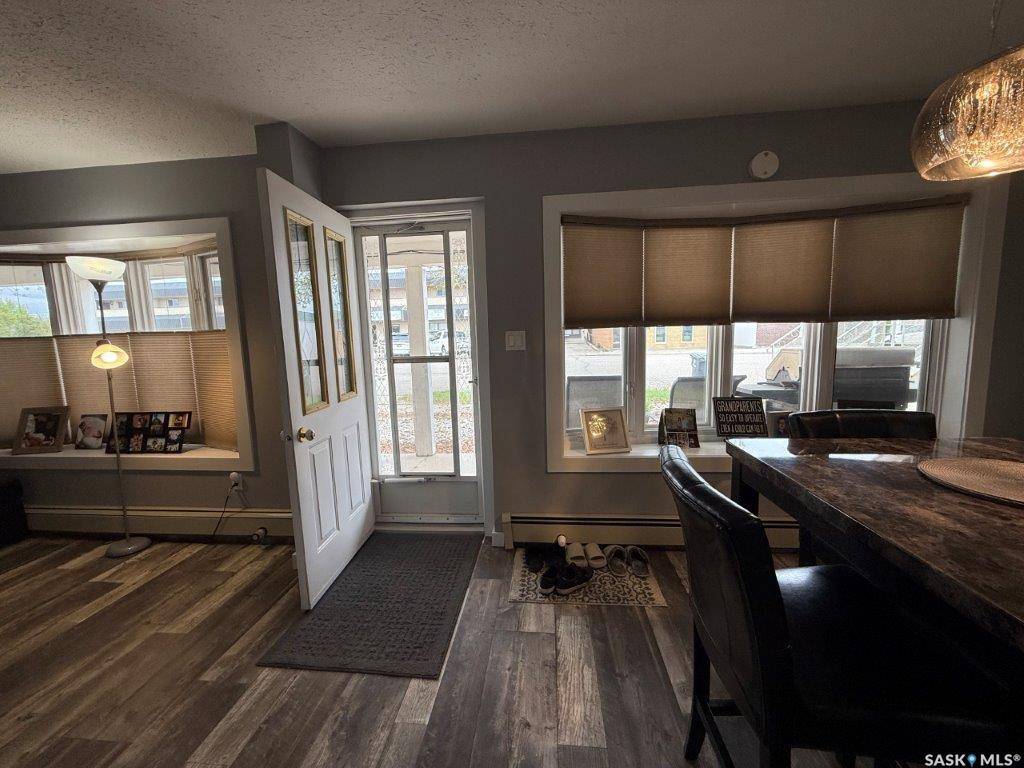 Kindersley, SK S0L 1S0,122 1st AVENUE E #2