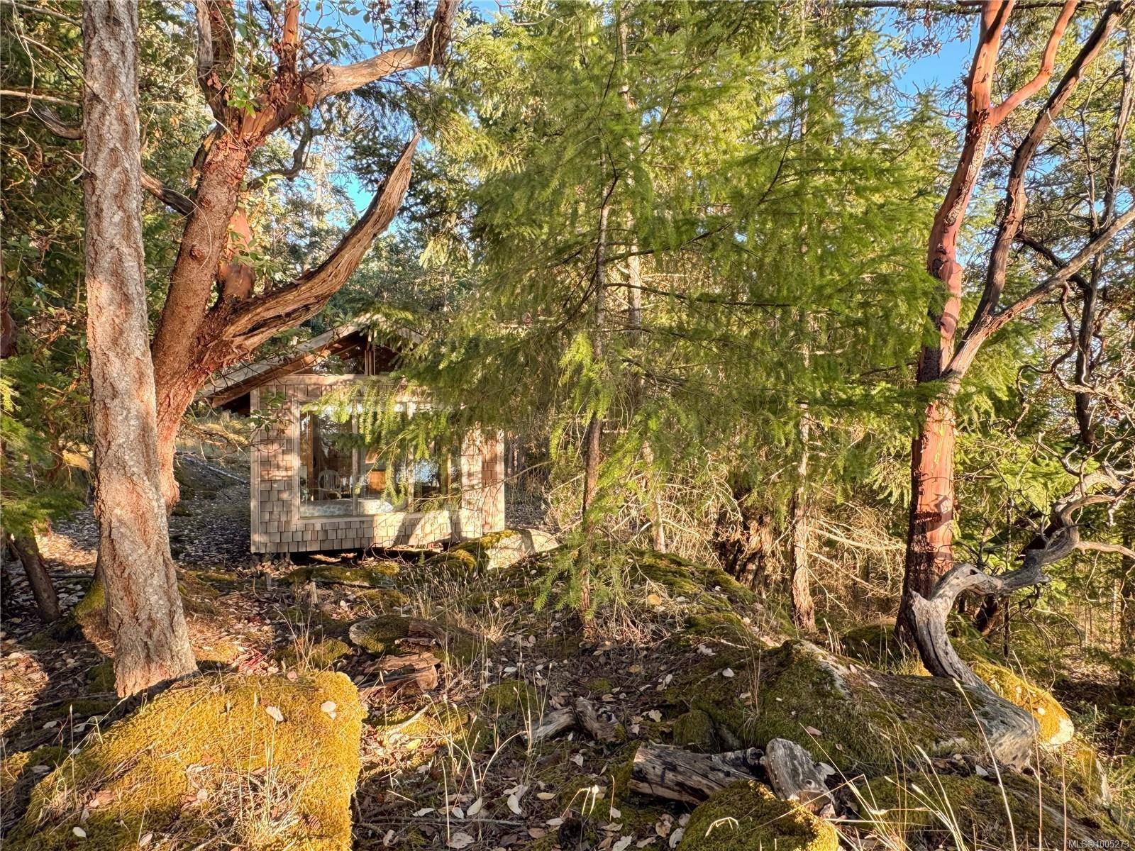 Decourcy Island, BC V0R 1X7,179 Link Bay Rd