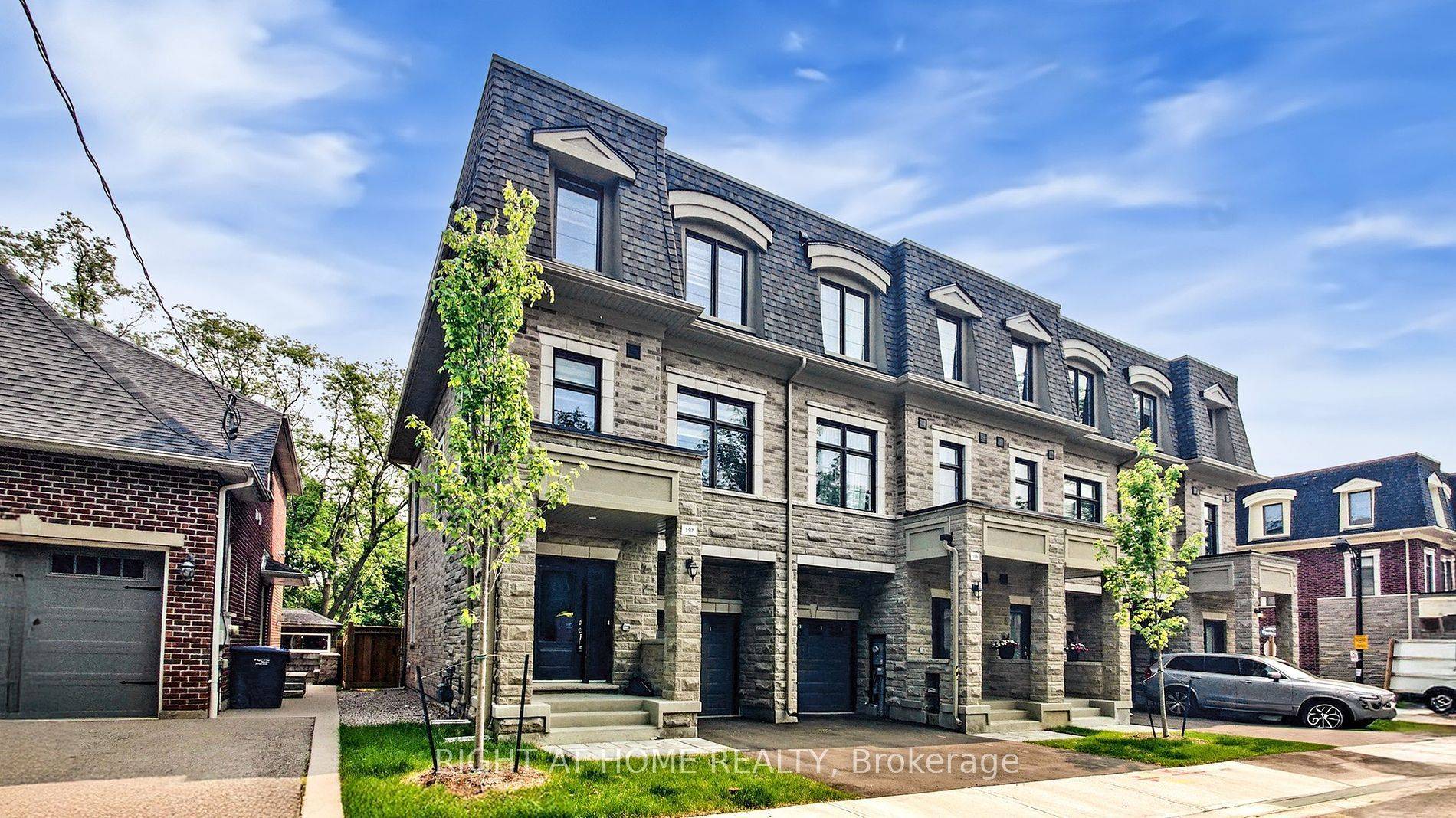 Mississauga, ON L5W 2S5,197 Wyndham ST