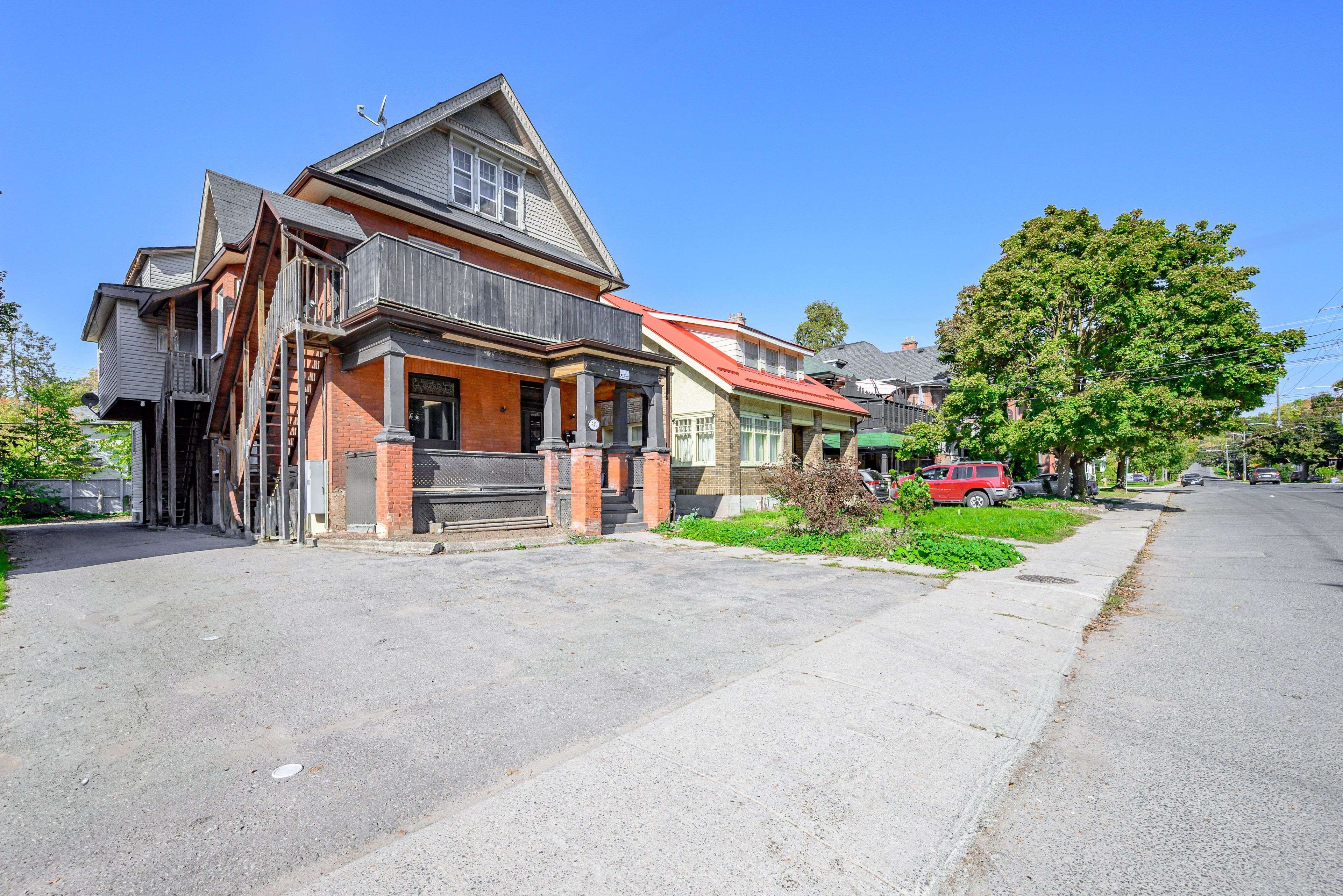 Peterborough, ON K9H 3W6,541 Aylmer ST N