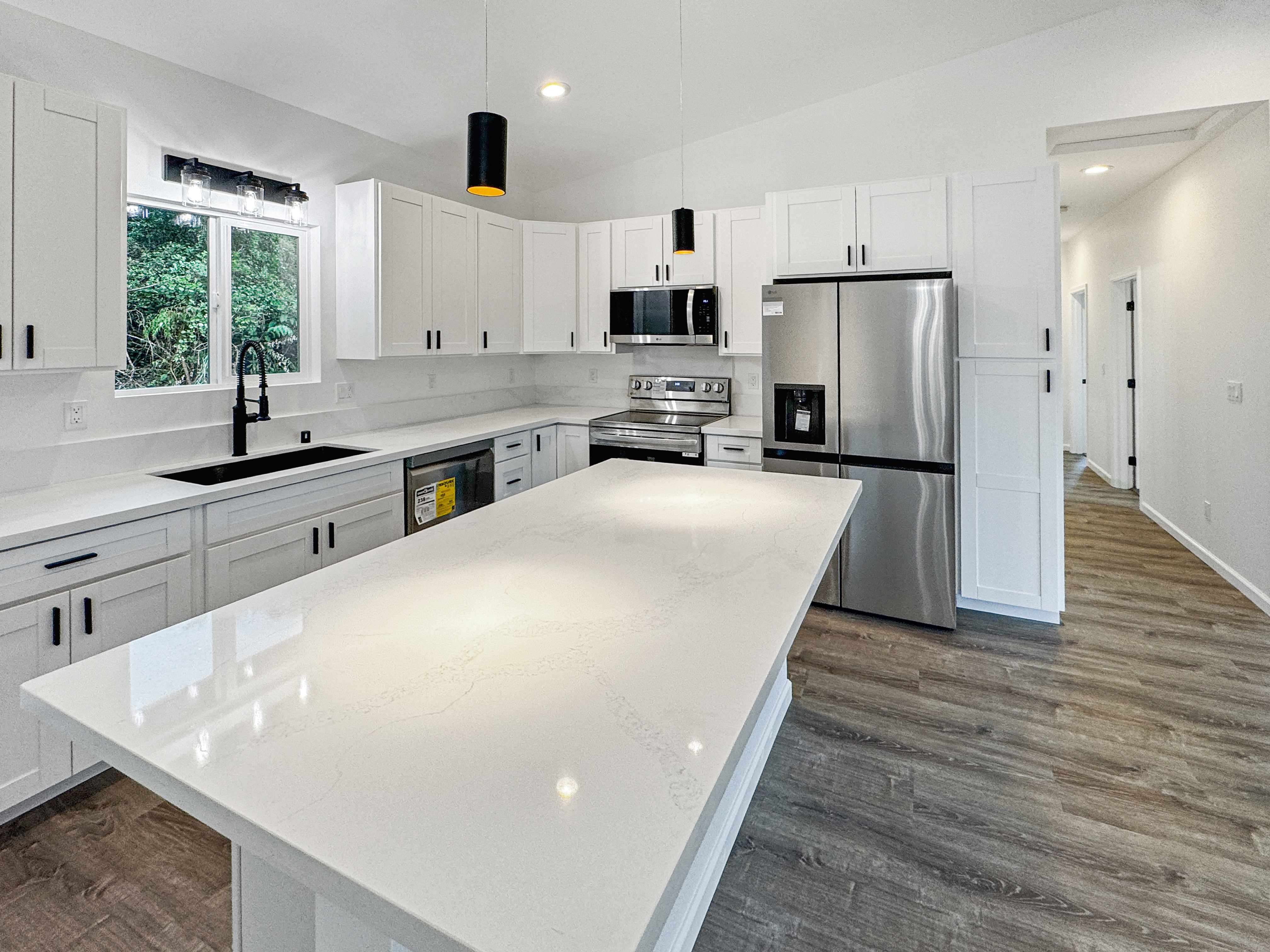 Mountain View, HI 96771,18-7846 LEONAKA RD