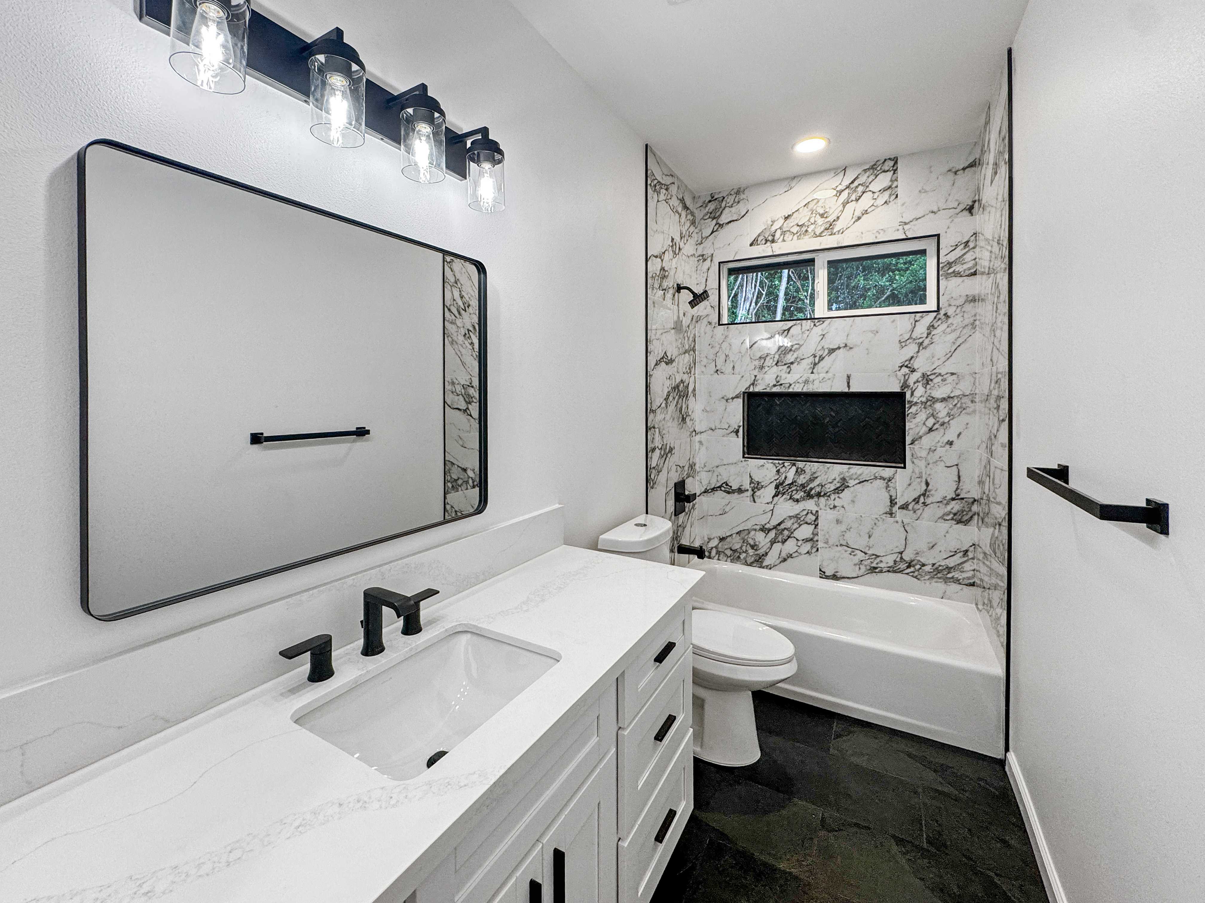 Mountain View, HI 96771,18-7846 LEONAKA RD