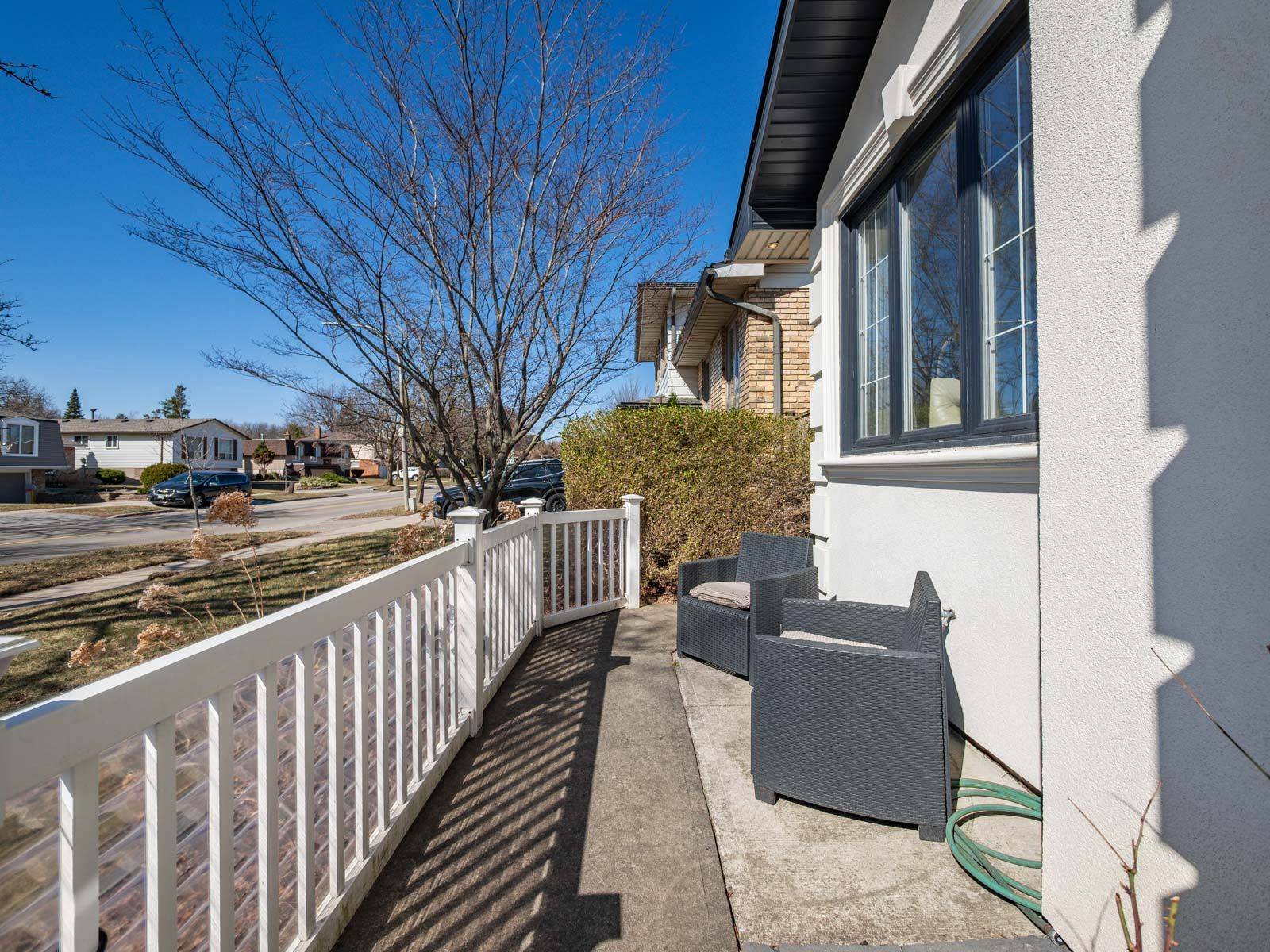 Burlington, ON L7L 4Z9,4232 Longmoor DR