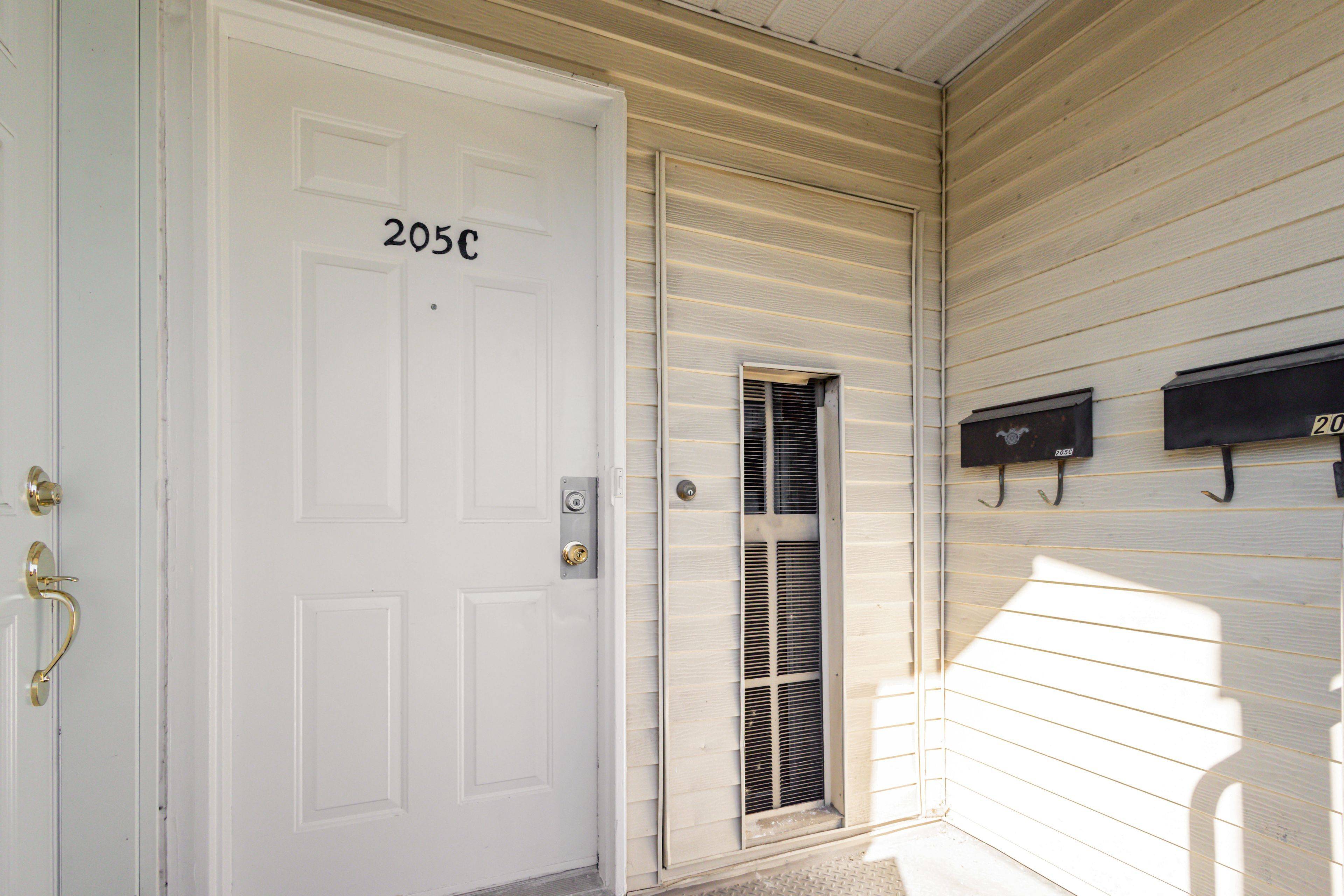 Tanglewood - Grenfell Glen - Pineglen, ON K2G 4P2,205 Woodfield DR #C