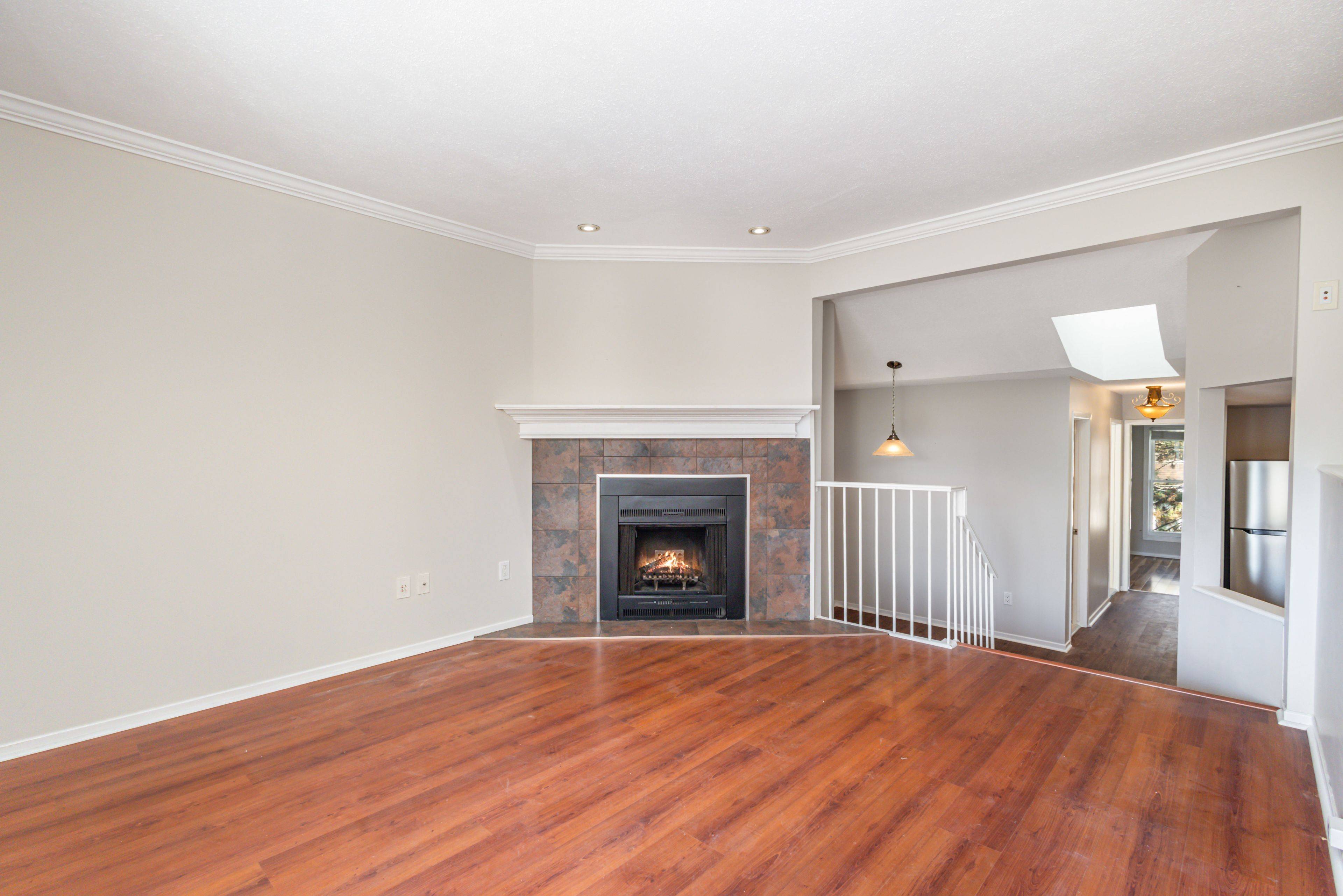 Tanglewood - Grenfell Glen - Pineglen, ON K2G 4P2,205 Woodfield DR #C