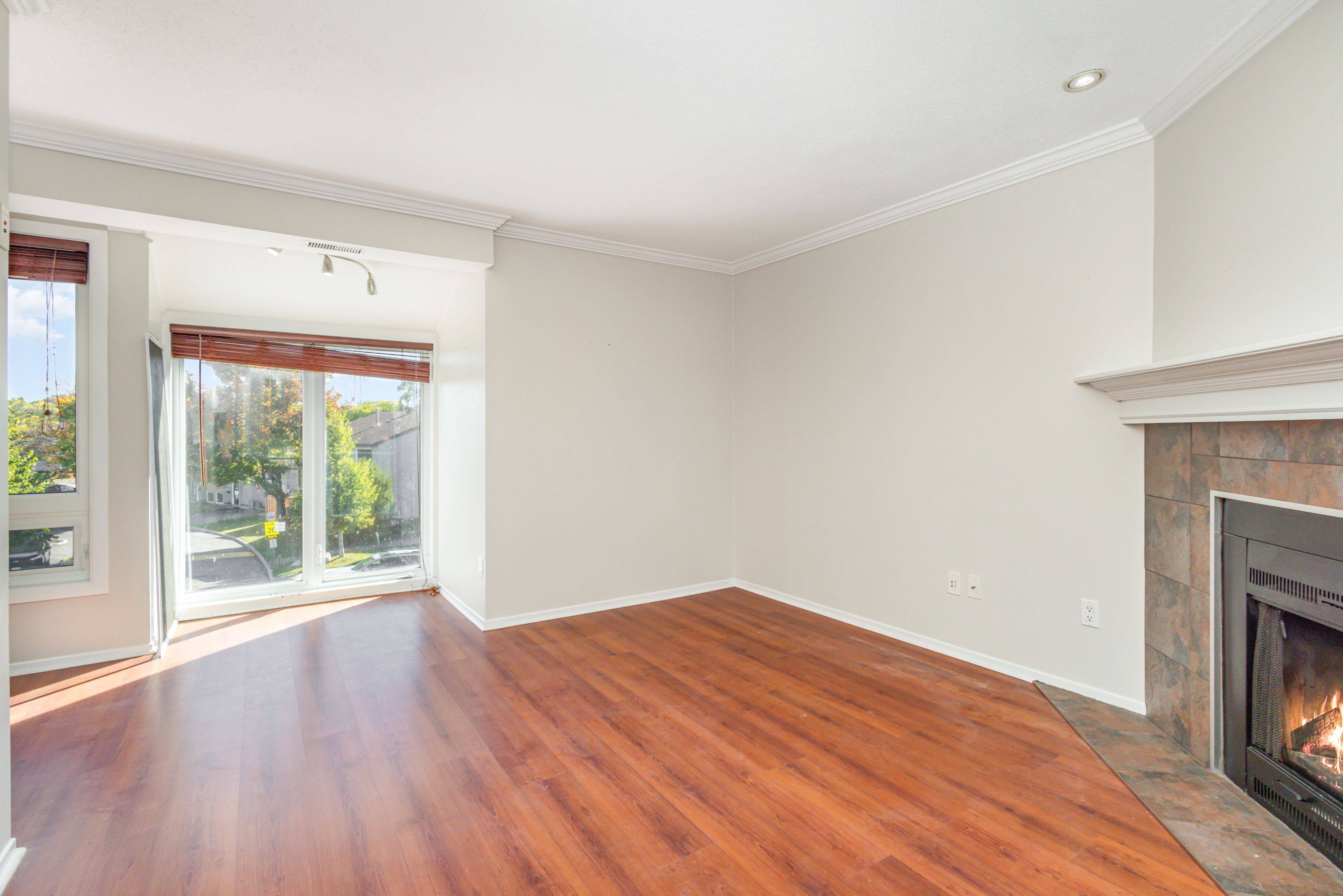 Tanglewood - Grenfell Glen - Pineglen, ON K2G 4P2,205 Woodfield DR #C