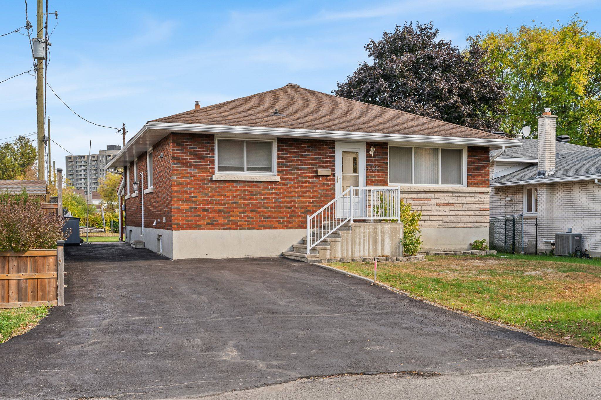 Hunt Club - South Keys And Area, ON K1V 7R5,1987 Cochrane ST