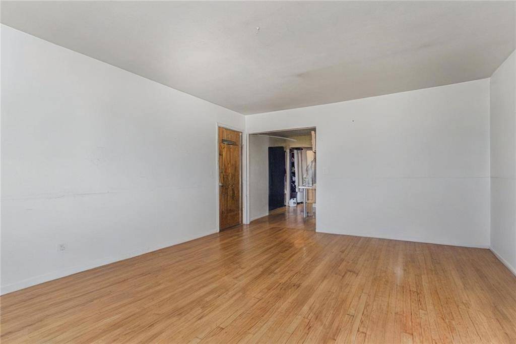 Staten  Island, NY 10301,124 Van Cortlandt AVE