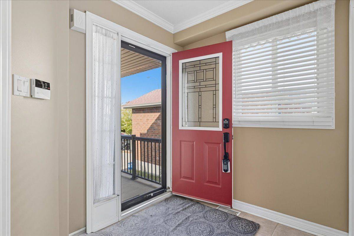 Kitchener, ON N2R 1W2,57 Tweedsdale ST