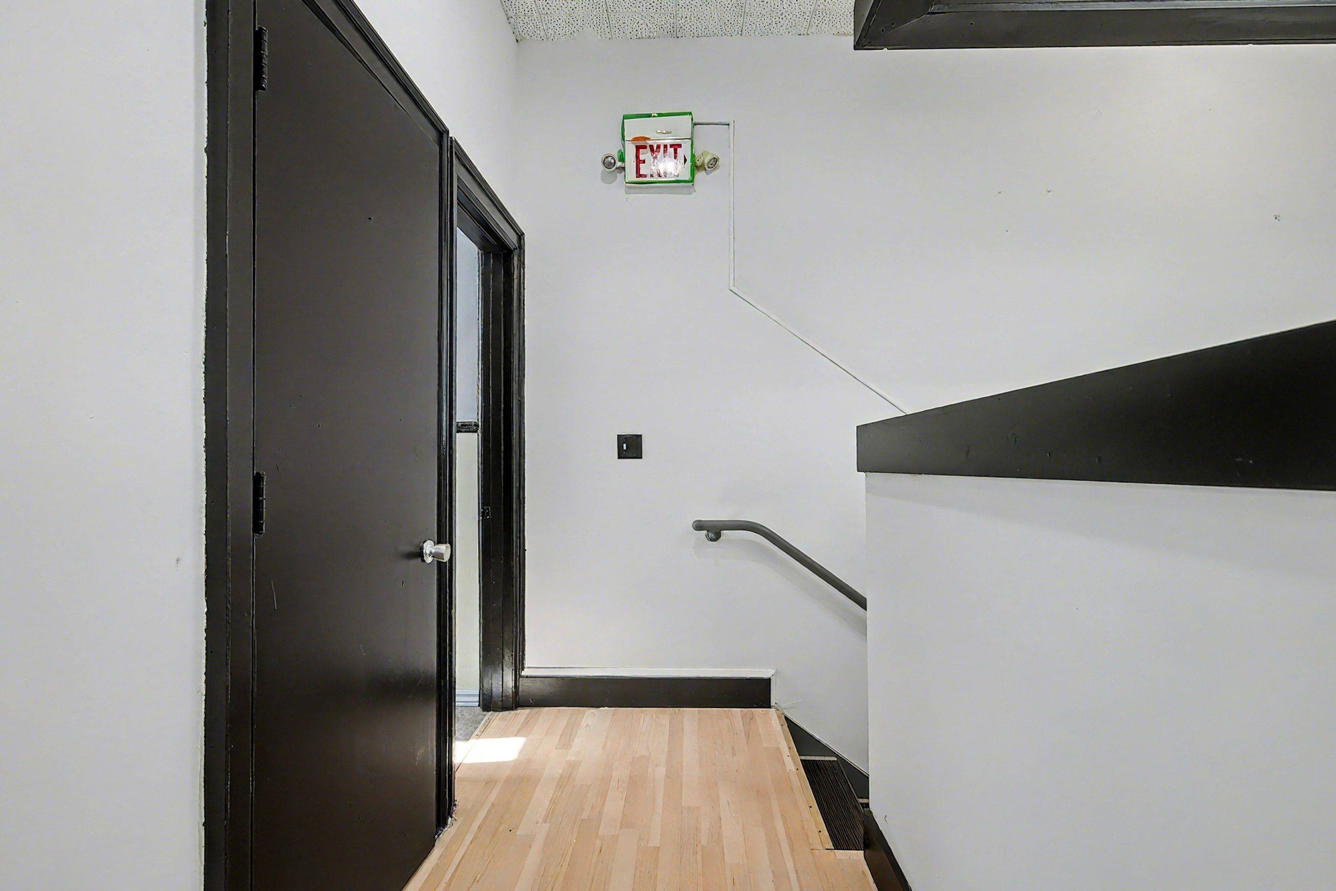 Kitchener, ON N2G 2K4,19 King ST E